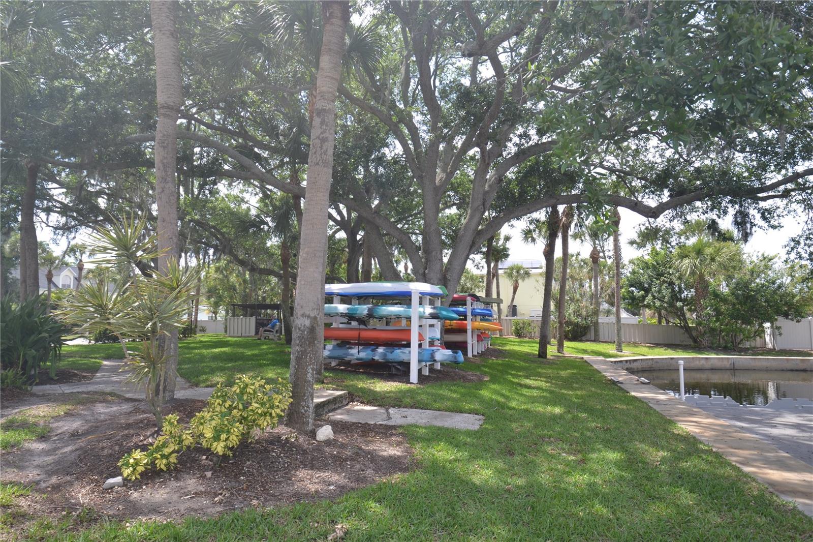 MOORINGS THE CONDO - Residential Lease