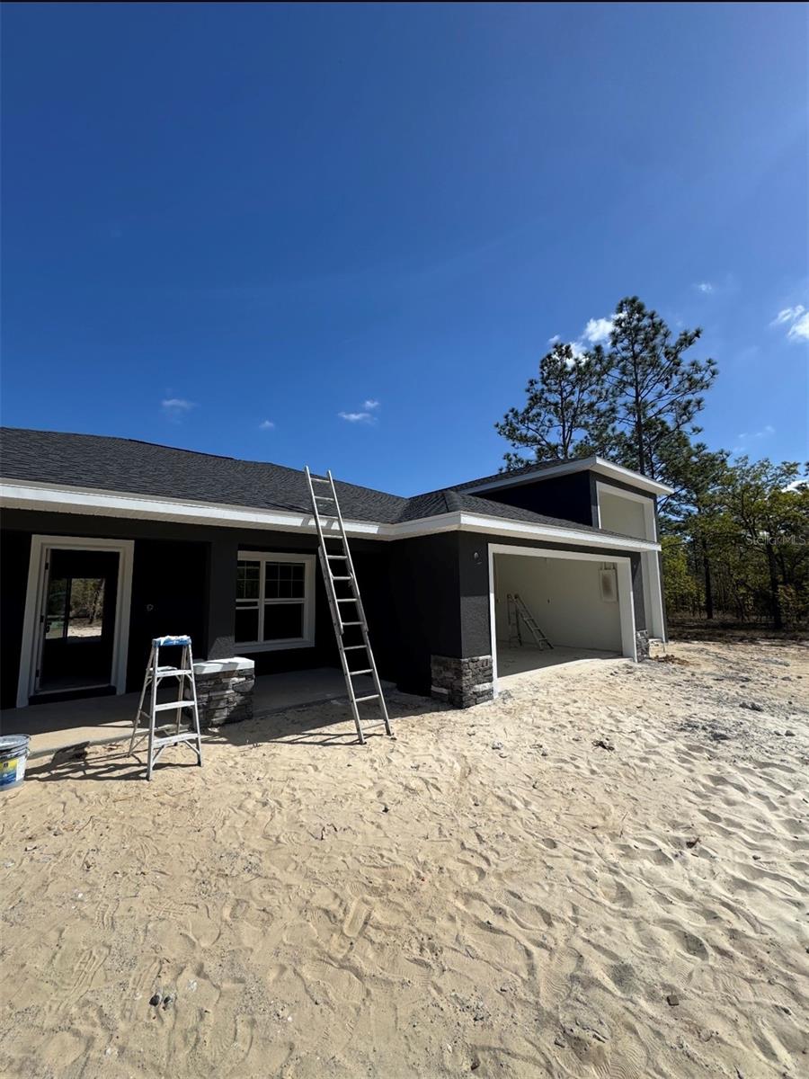 RAONBOW LAKES ESTATES - Residential