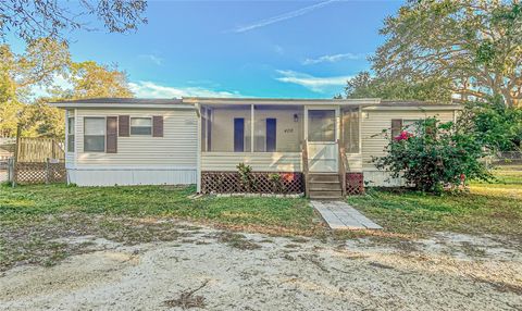 A home in WINTER HAVEN