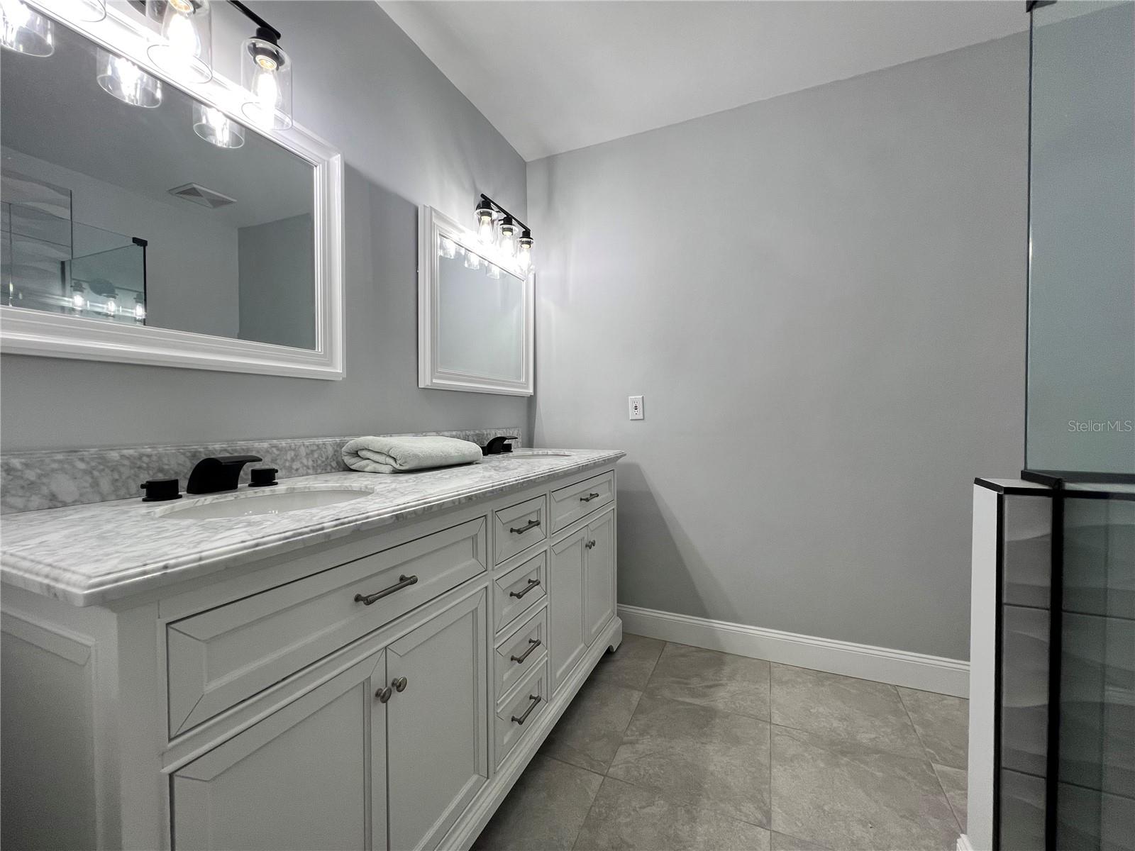 ROLLING ACRES ESTATES UNIT 02 - Residential