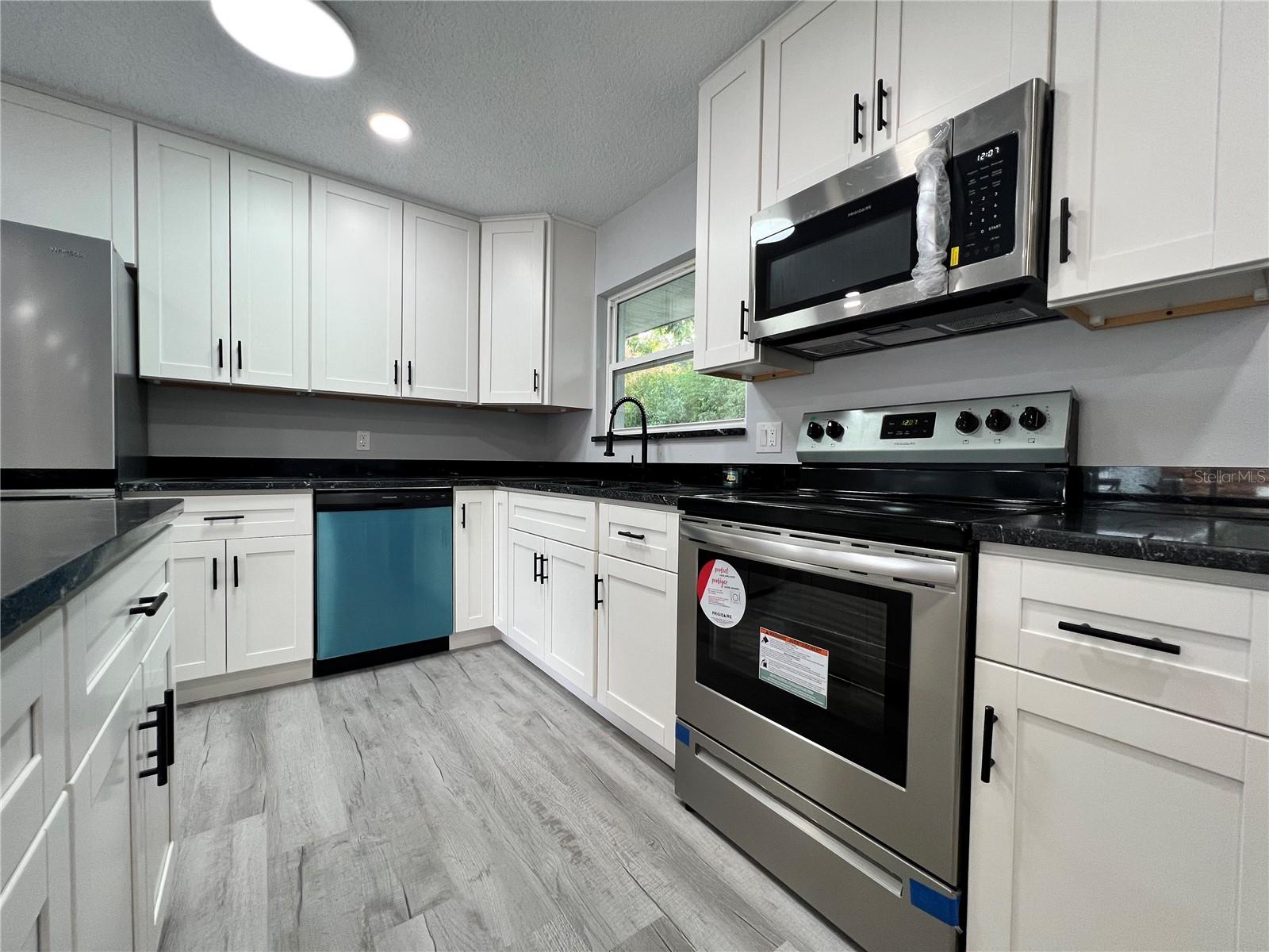 ROLLING ACRES ESTATES UNIT 02 - Residential