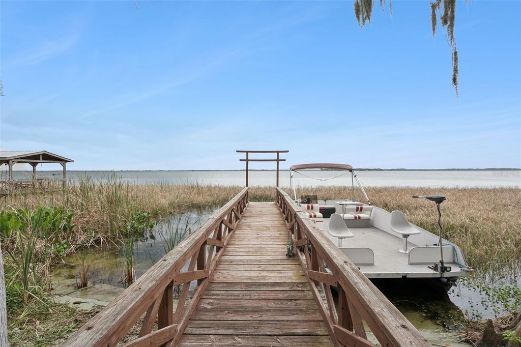 Photo of 35312 W Griffin Drive, Fruitland Park, FL 34731 (MLS # O6391104)