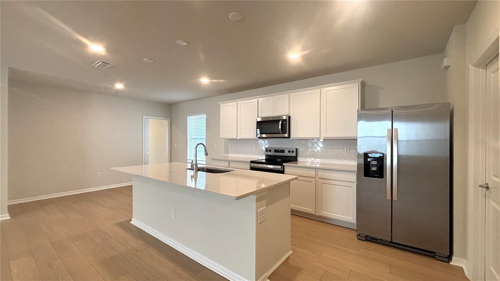 EVERBE PH 2 - Residential Lease