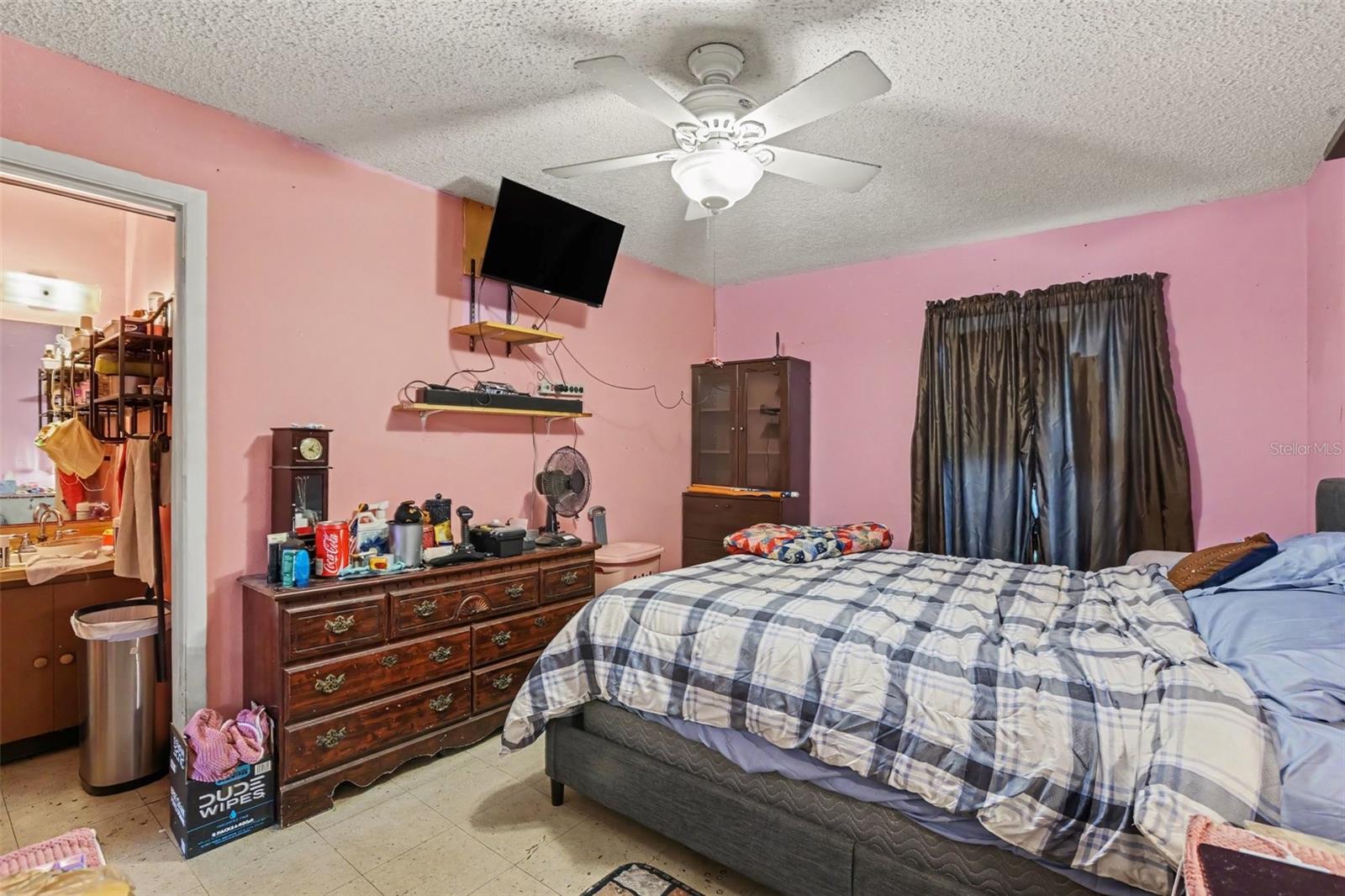 1506 FISH FIN COURT