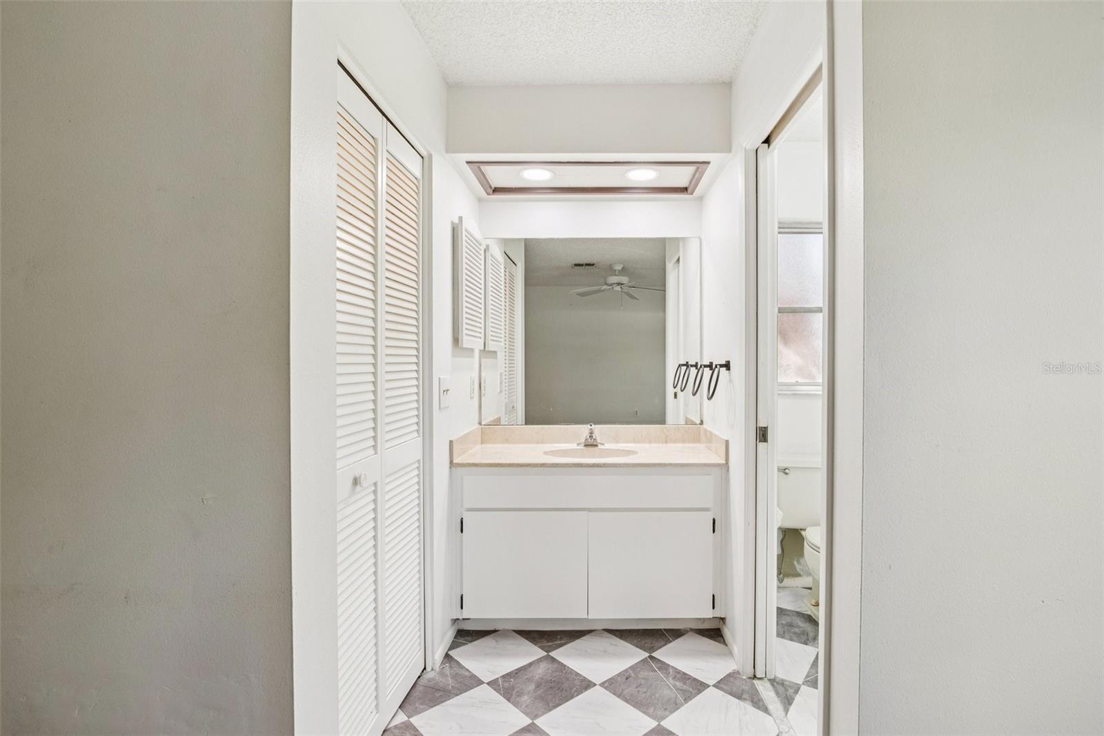 TIMBER OAKS - Residential