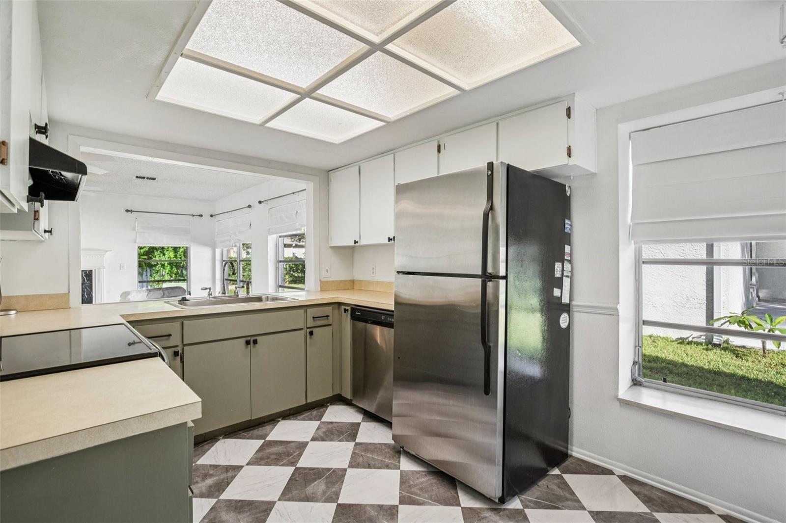 11211 ROLLINGWOOD DRIVE