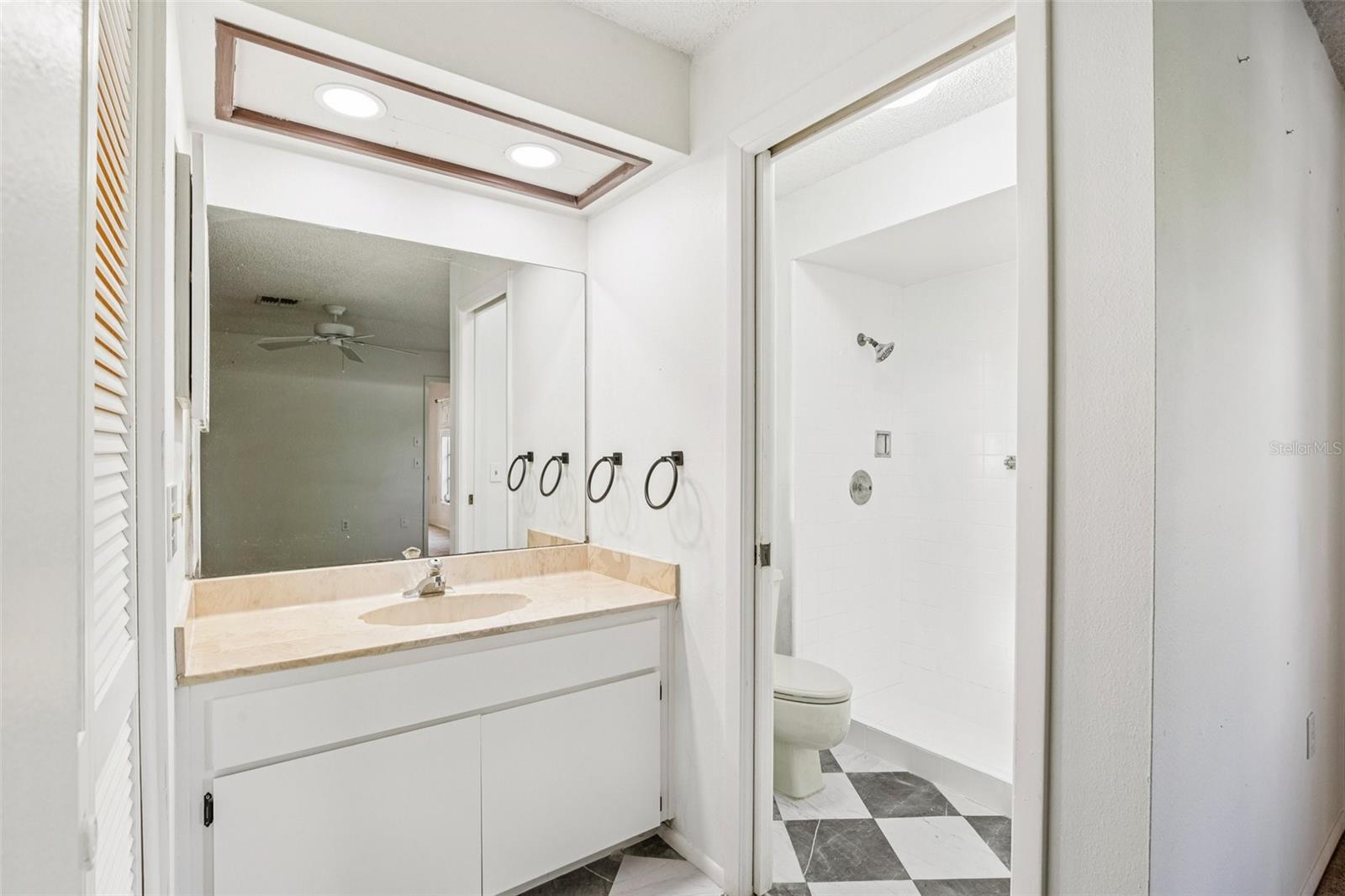 TIMBER OAKS - Residential