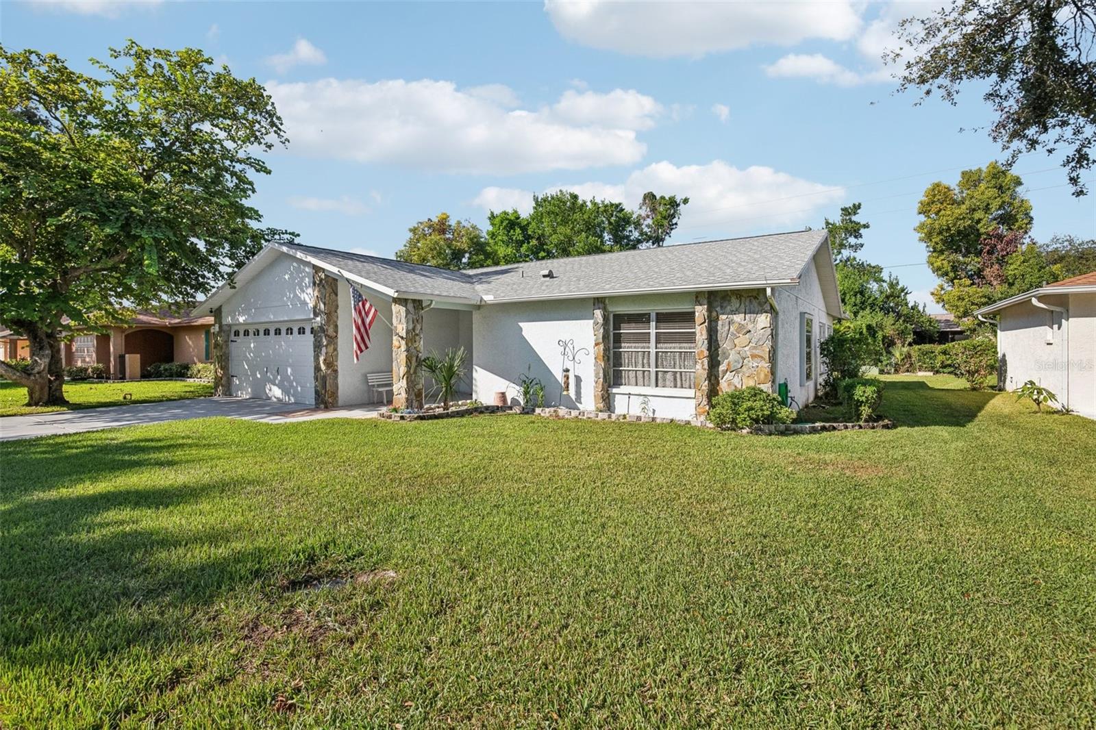 11211 ROLLINGWOOD DRIVE