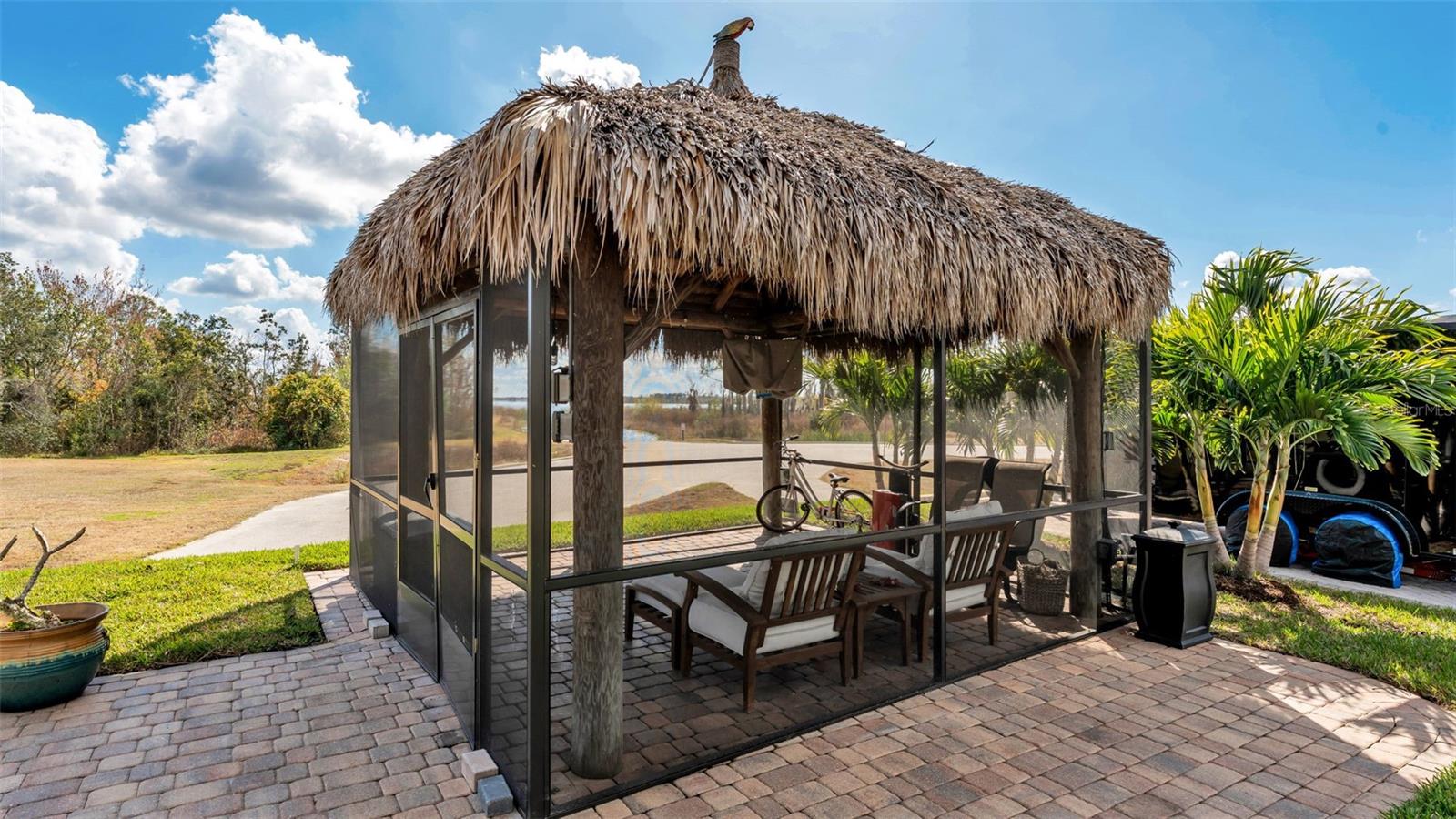 BAY LAKE RESIDENCE - Land