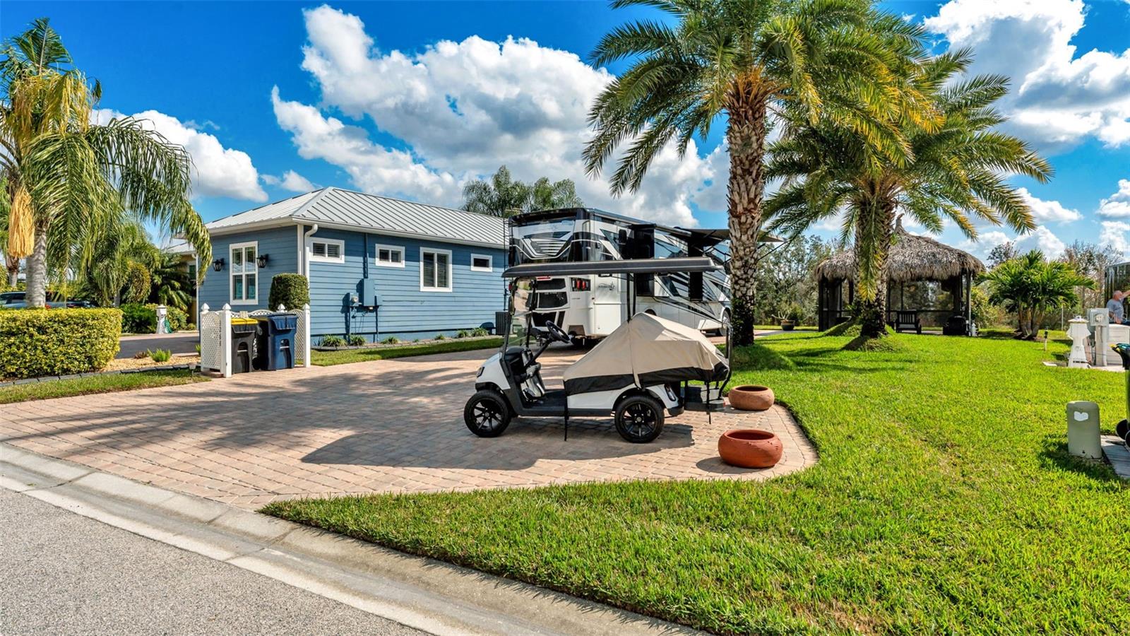 BAY LAKE RESIDENCE - Land