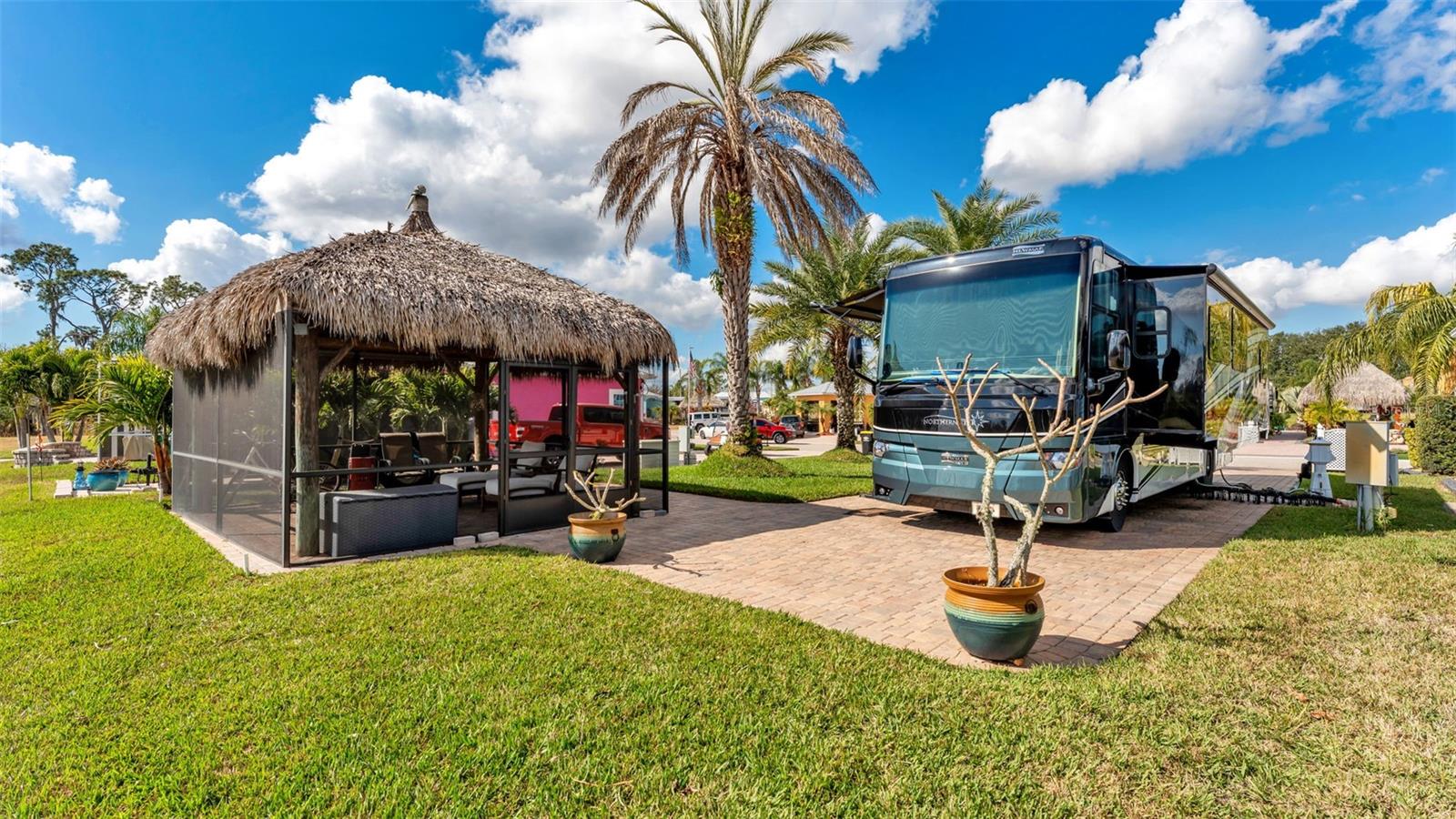 BAY LAKE RESIDENCE - Land