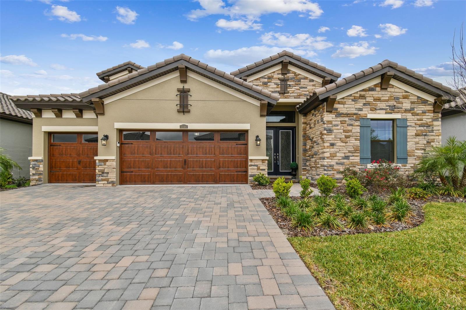 11146 RUSTIC TIMBER LOOP