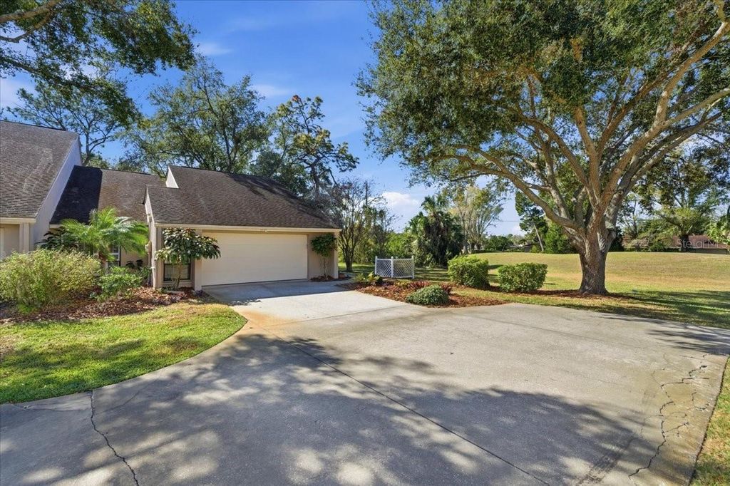 Photo of 4230 Glen Haven Lane #4230, Tampa, FL 33618 (MLS # TB8470258)