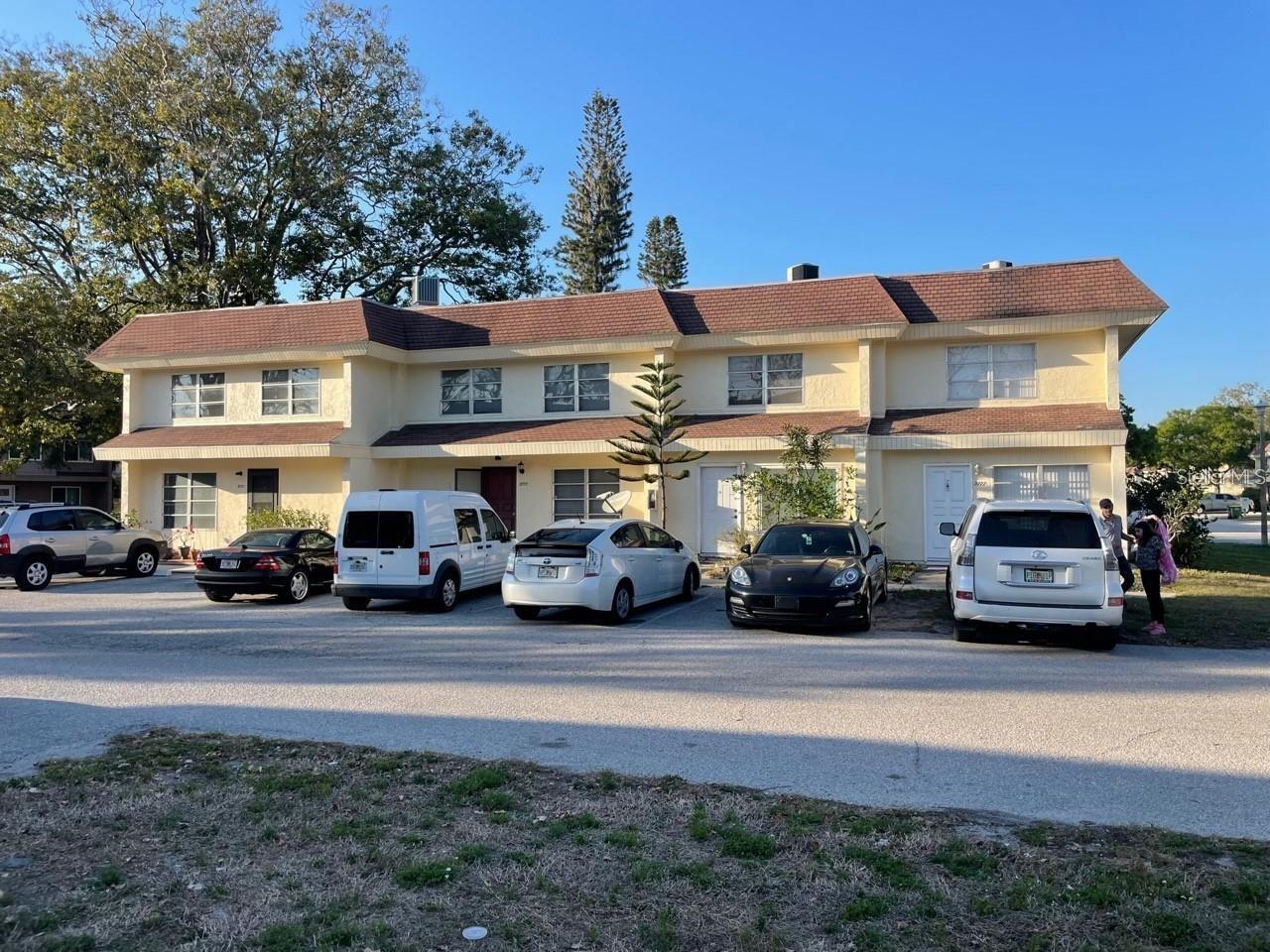 FAIRWAY OAKS - Residential