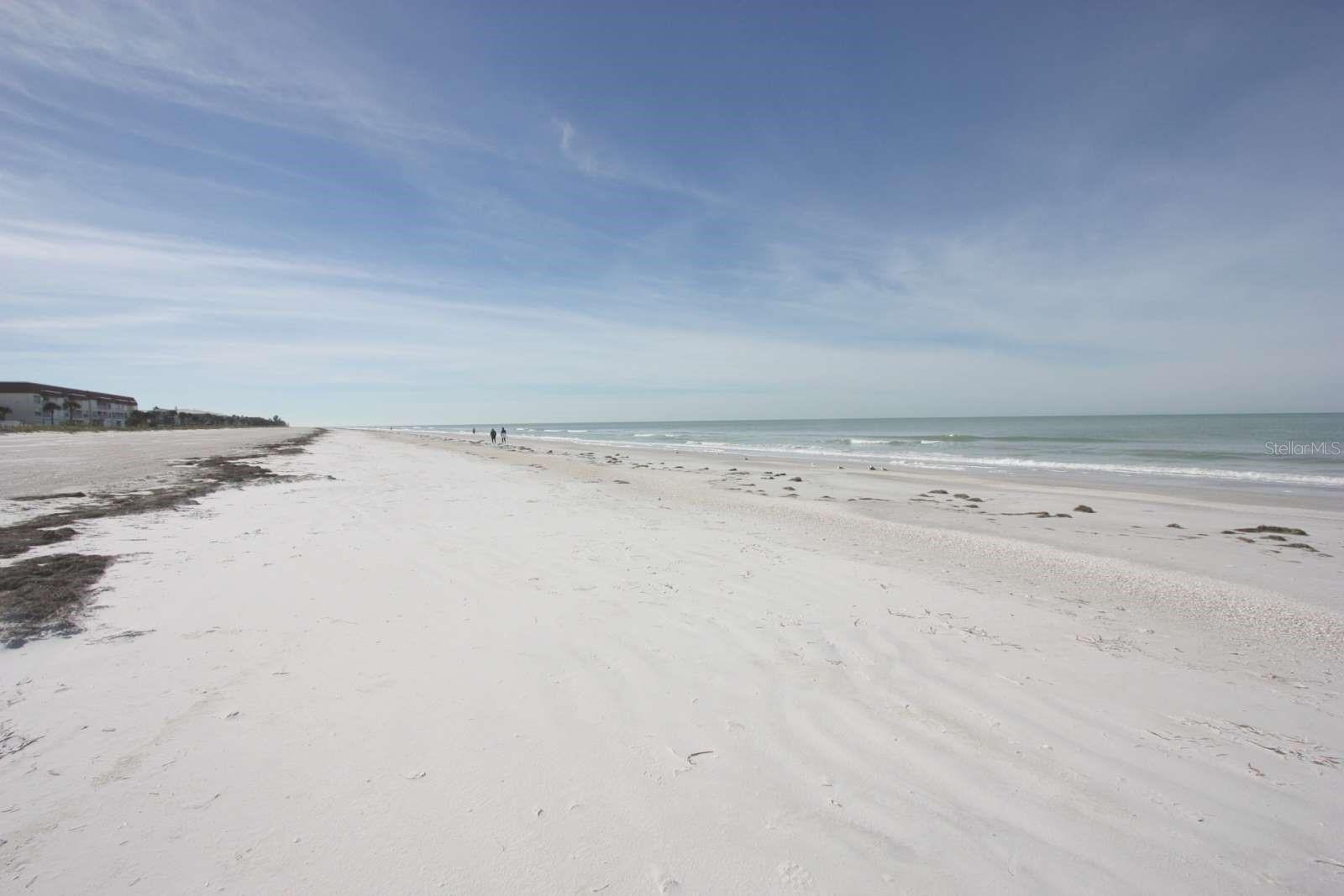 CARRIAGE HOUSE BEACH RESORT CONDO - Residential