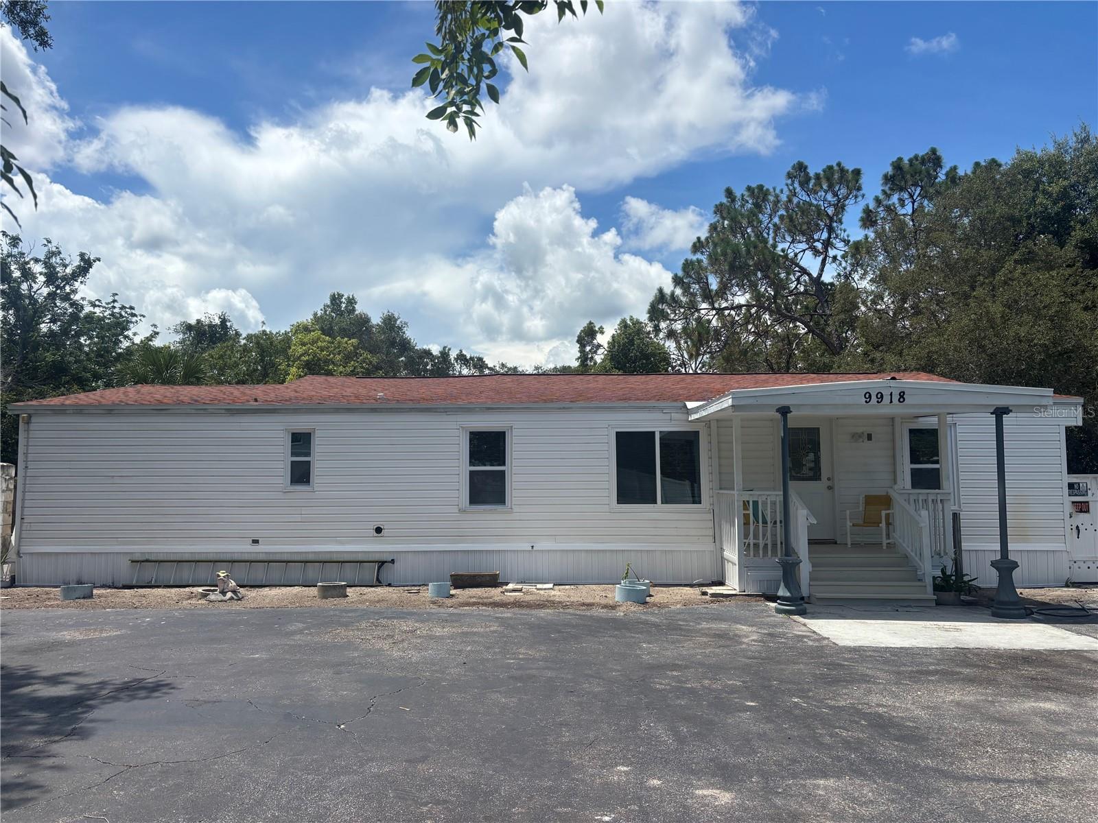 Come over and check out this mobile home 3 bedrooms and 2 bathrooms located in the heart of Hudson Fl, it has been fully upgraded and has a laundry room, new flooring, new paint, new kitchen, and new bathrooms, it is seating on a nice lot that has .44 of an acre. It is near US 19 and SR 52.