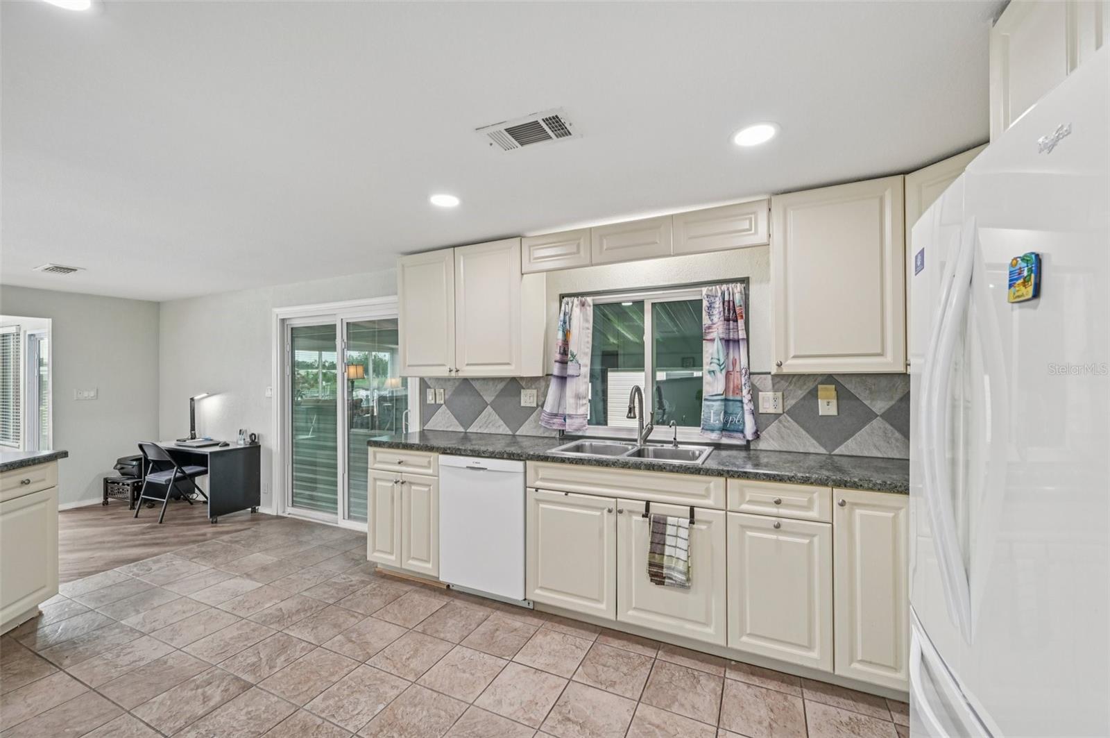 LAZY RIVER MHP - Residential