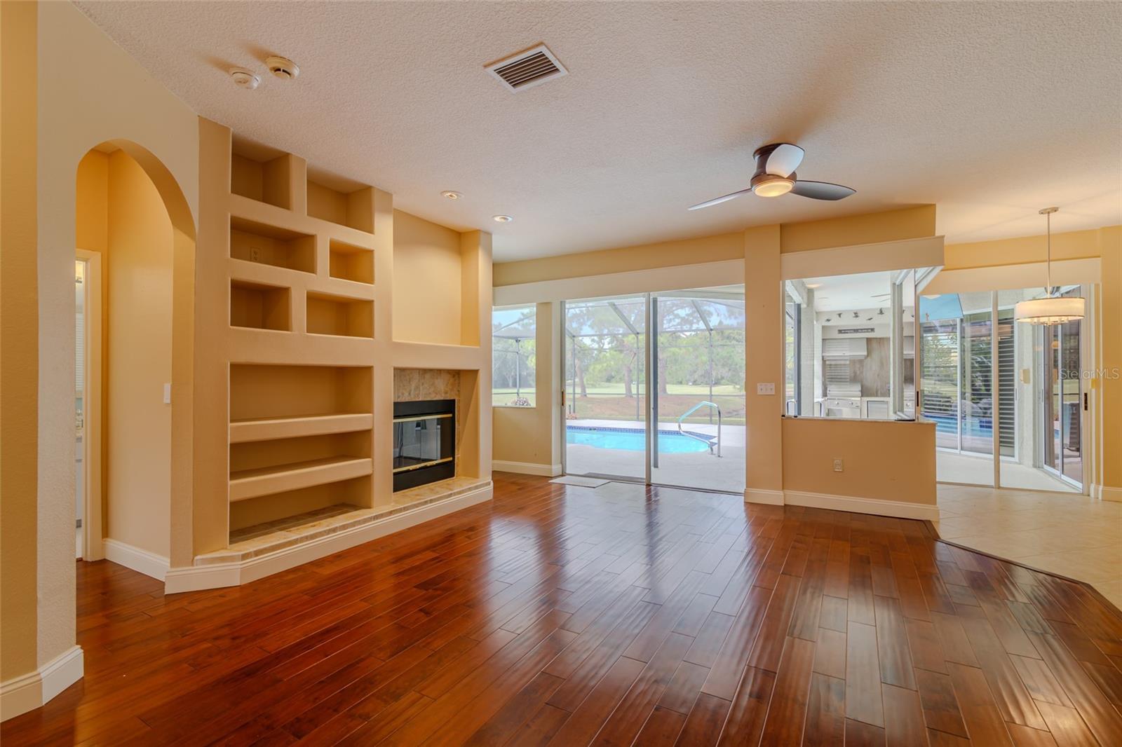 WORTHINGTON - Residential