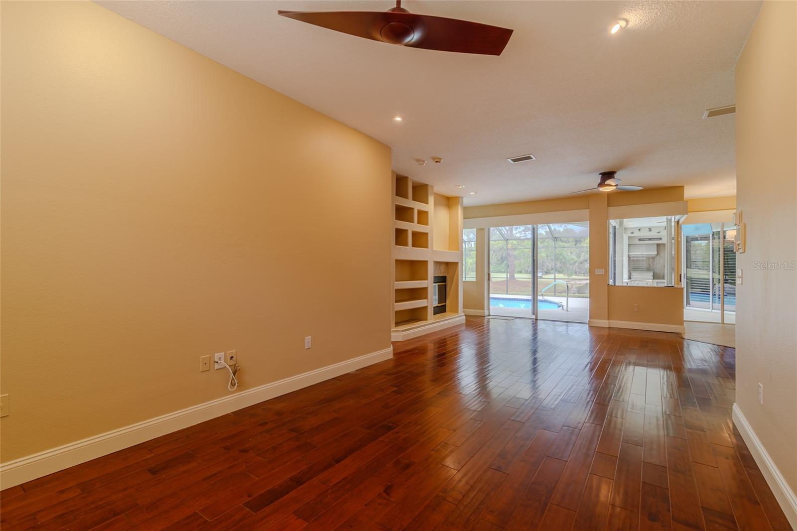 WORTHINGTON - Residential