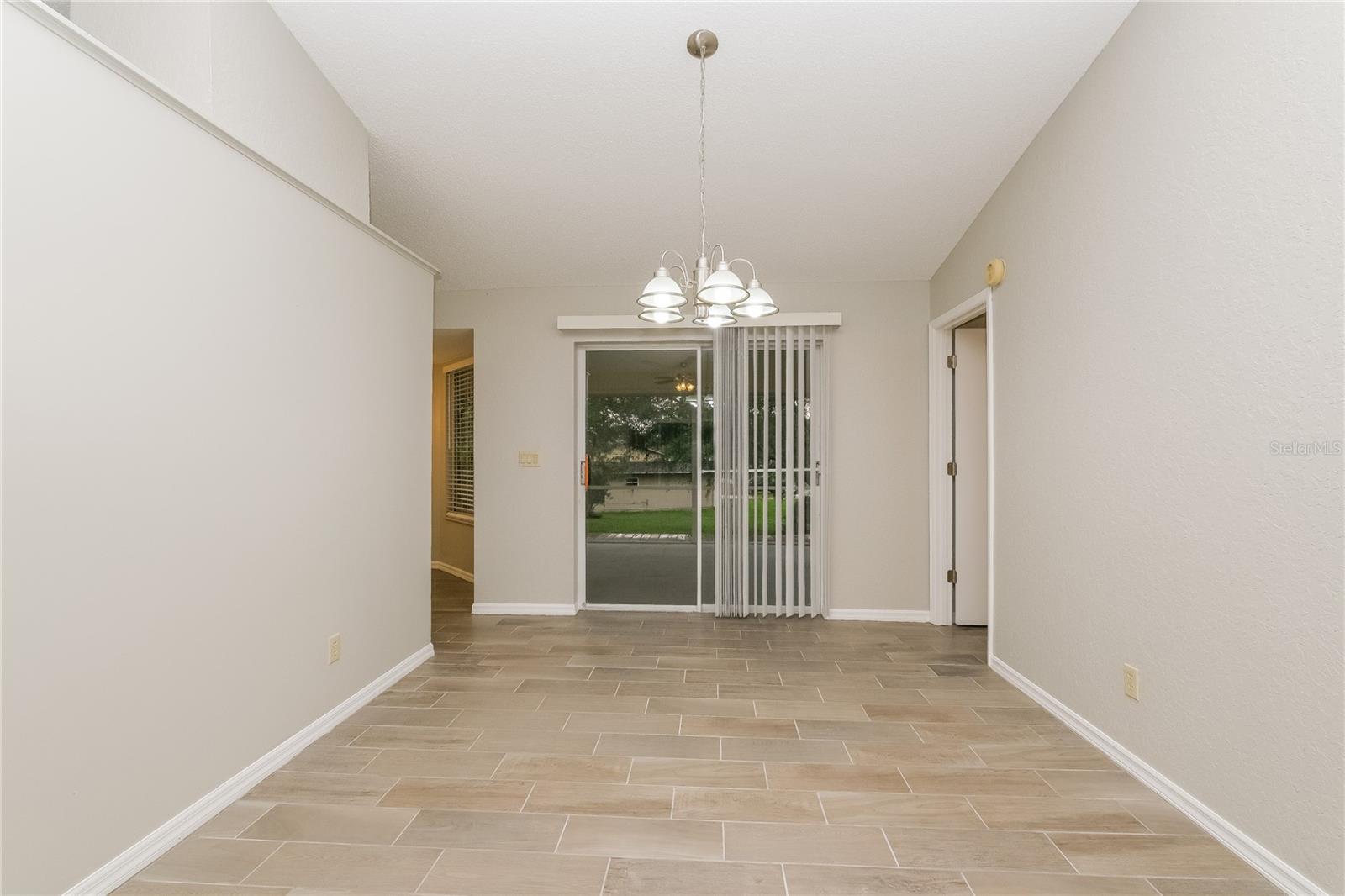 SPRING HILL UNIT 22 - Residential Lease