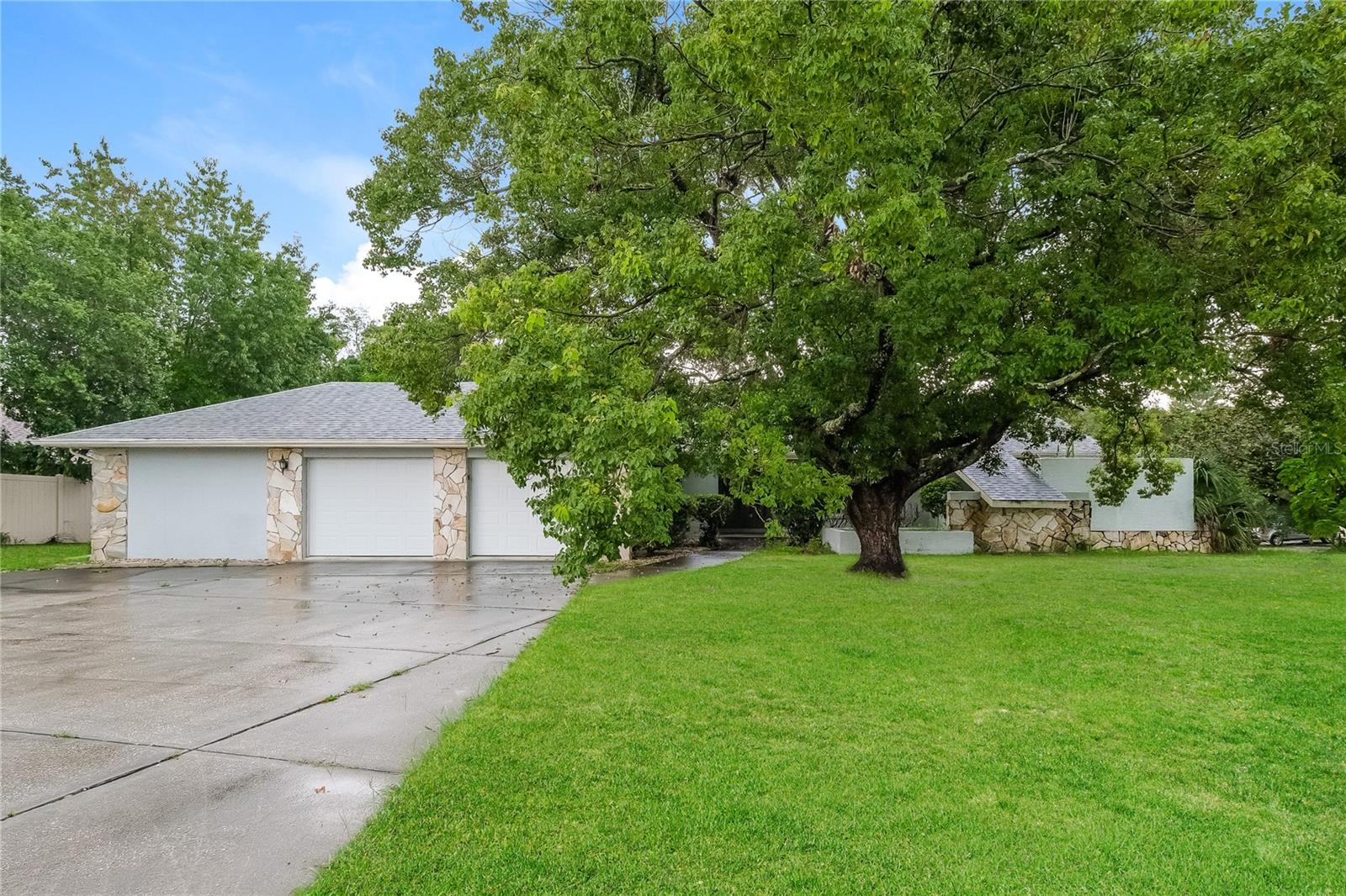 SPRING HILL UNIT 22 - Residential Lease