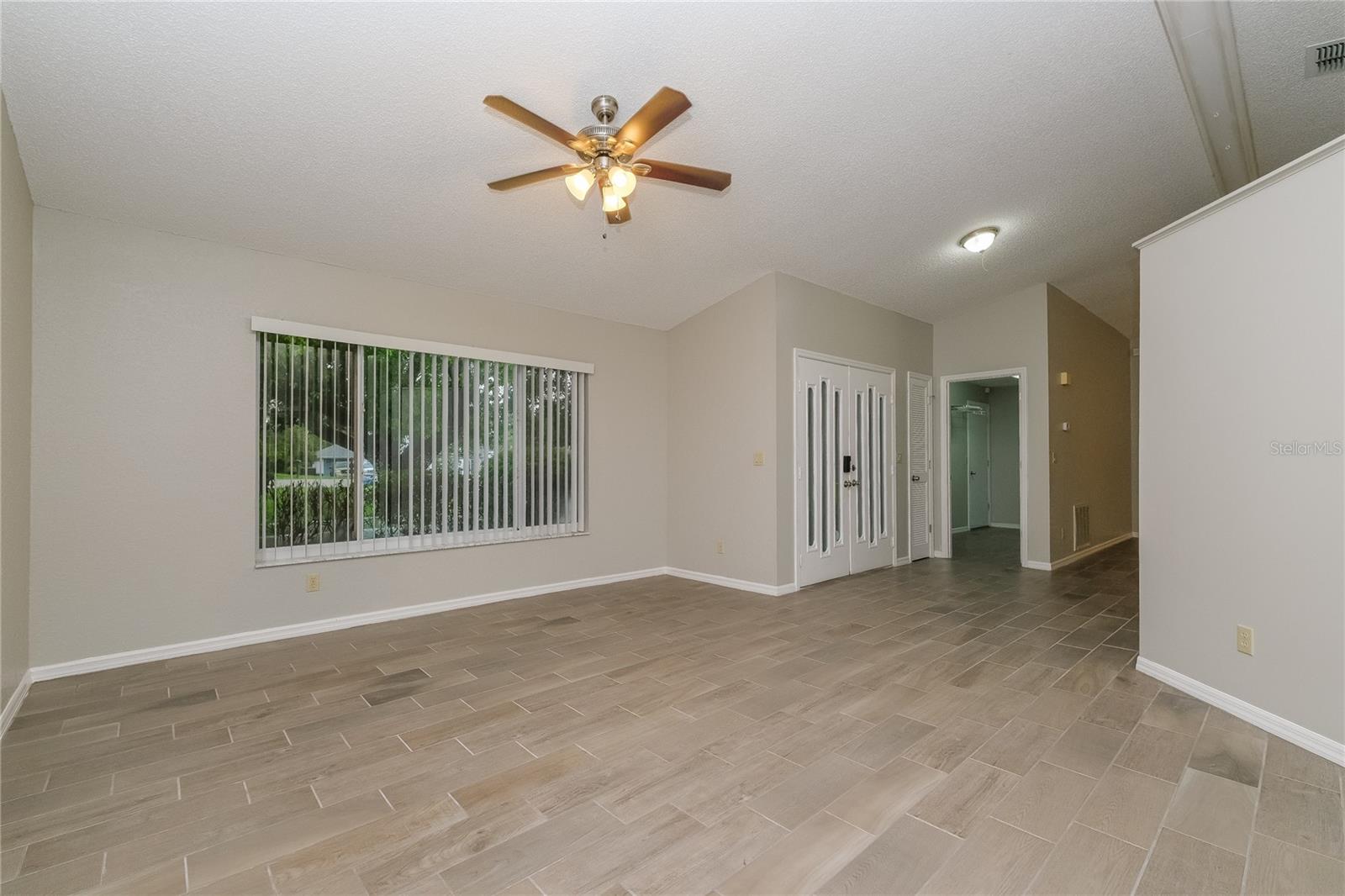 SPRING HILL UNIT 22 - Residential Lease