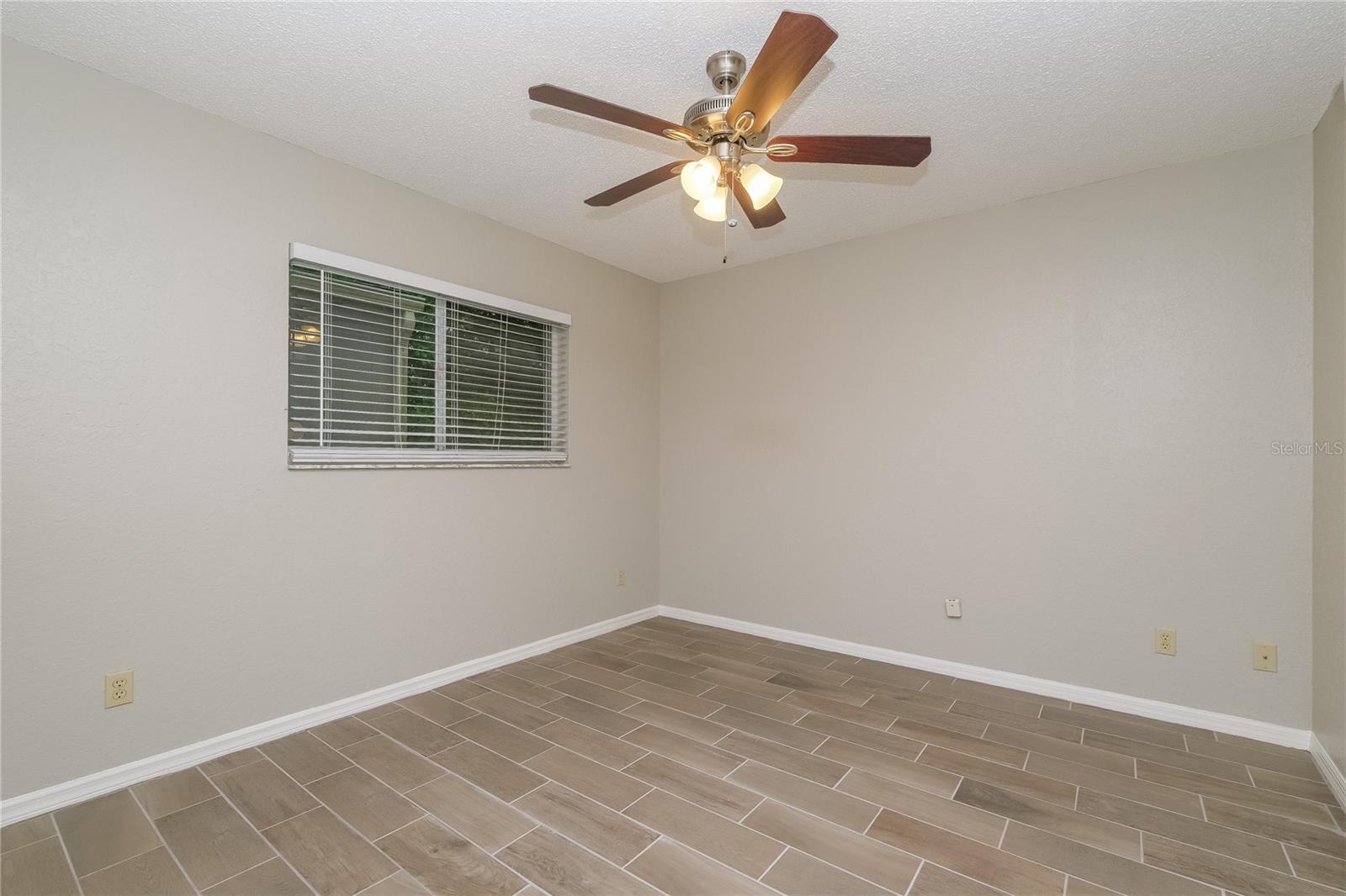 SPRING HILL UNIT 22 - Residential Lease