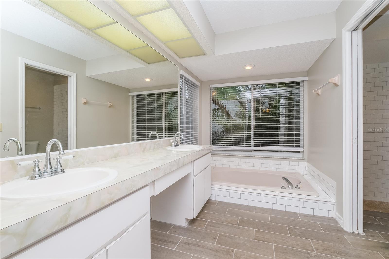 SPRING HILL UNIT 22 - Residential Lease