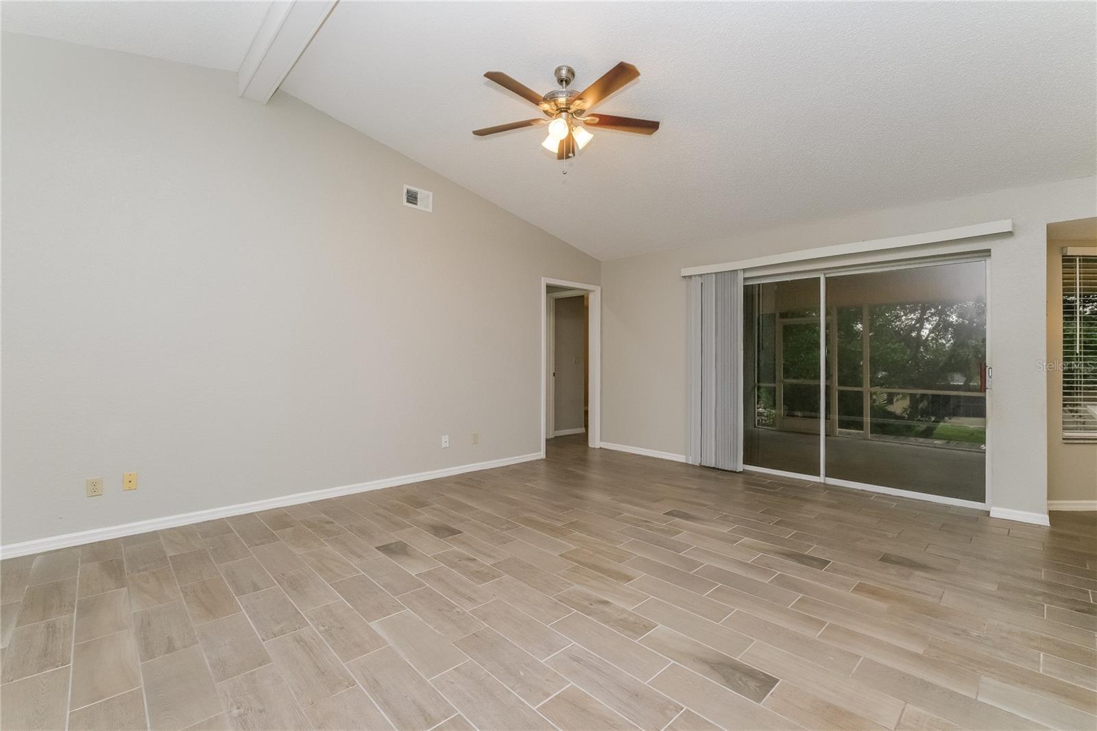 SPRING HILL UNIT 22 - Residential Lease