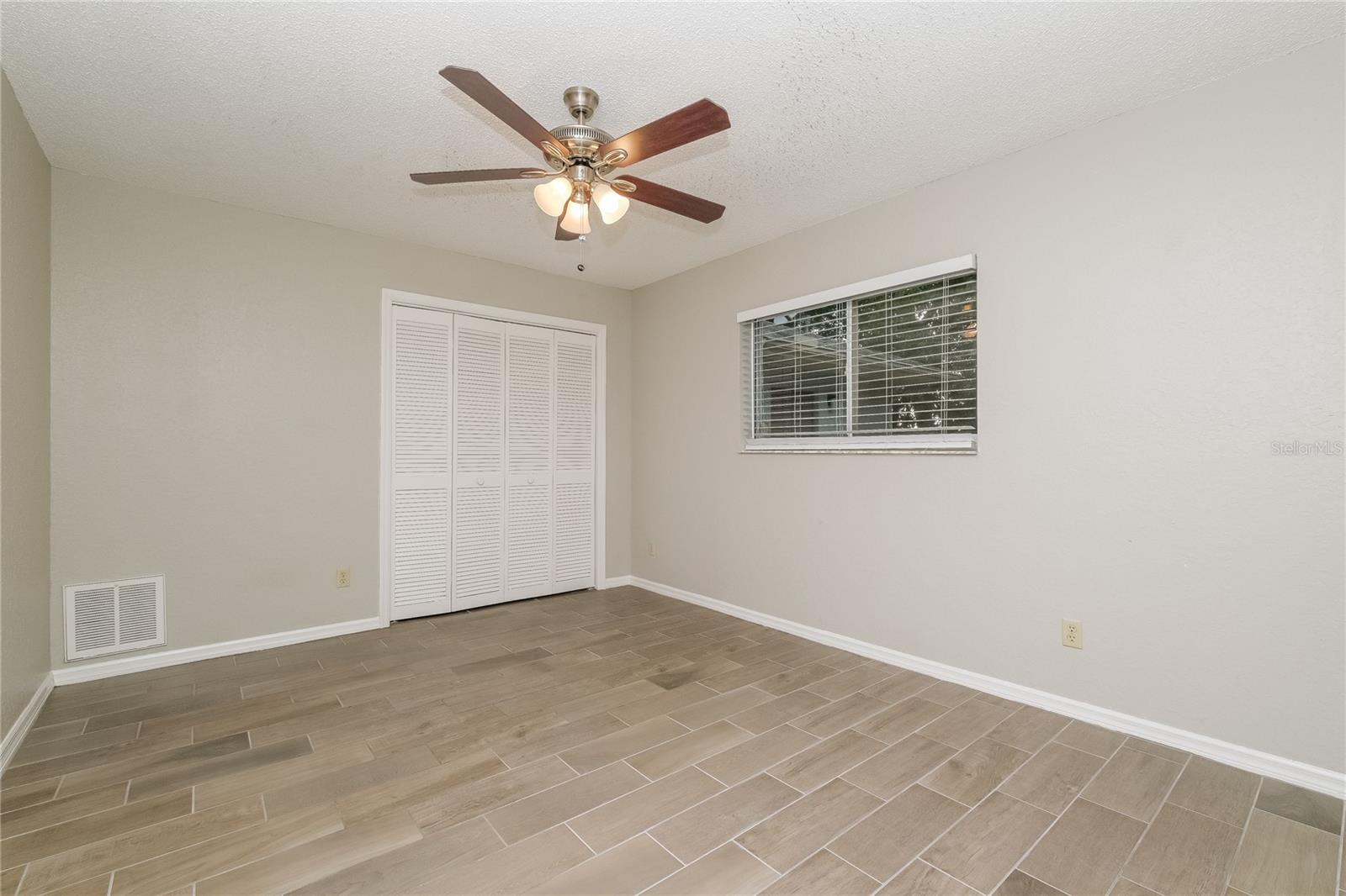 SPRING HILL UNIT 22 - Residential Lease