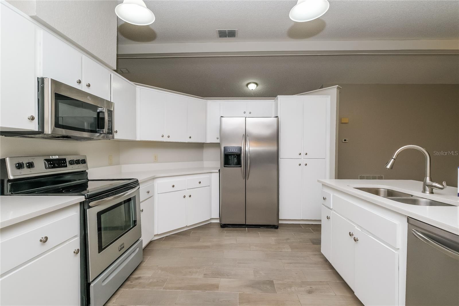 SPRING HILL UNIT 22 - Residential Lease