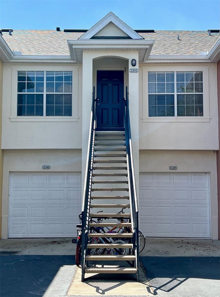 This 1 bedroom, 1 bath is a triple threat! Great location, ideal size and the perfect price. Extremely comfortable floor plan with newly added wooden floors, New A/C and New Washer & Dryer unit. Condo is available to lease immediately. The unit has access to Central Park community amenities, which include a full size indoor basketball court, fitness center, pool, and community room. Central Park in Lee Vista is safe community right across from Odyssey Middle School. This unit is located in beautiful Lee Vista. Nestled lakeside and walking distance to the Vista Lakes Center shopping plaza. Access to 417/ 528/ and 408, just minutes from the airport. Walking distance to Publix, Wells Fargo, Chase and much more.
