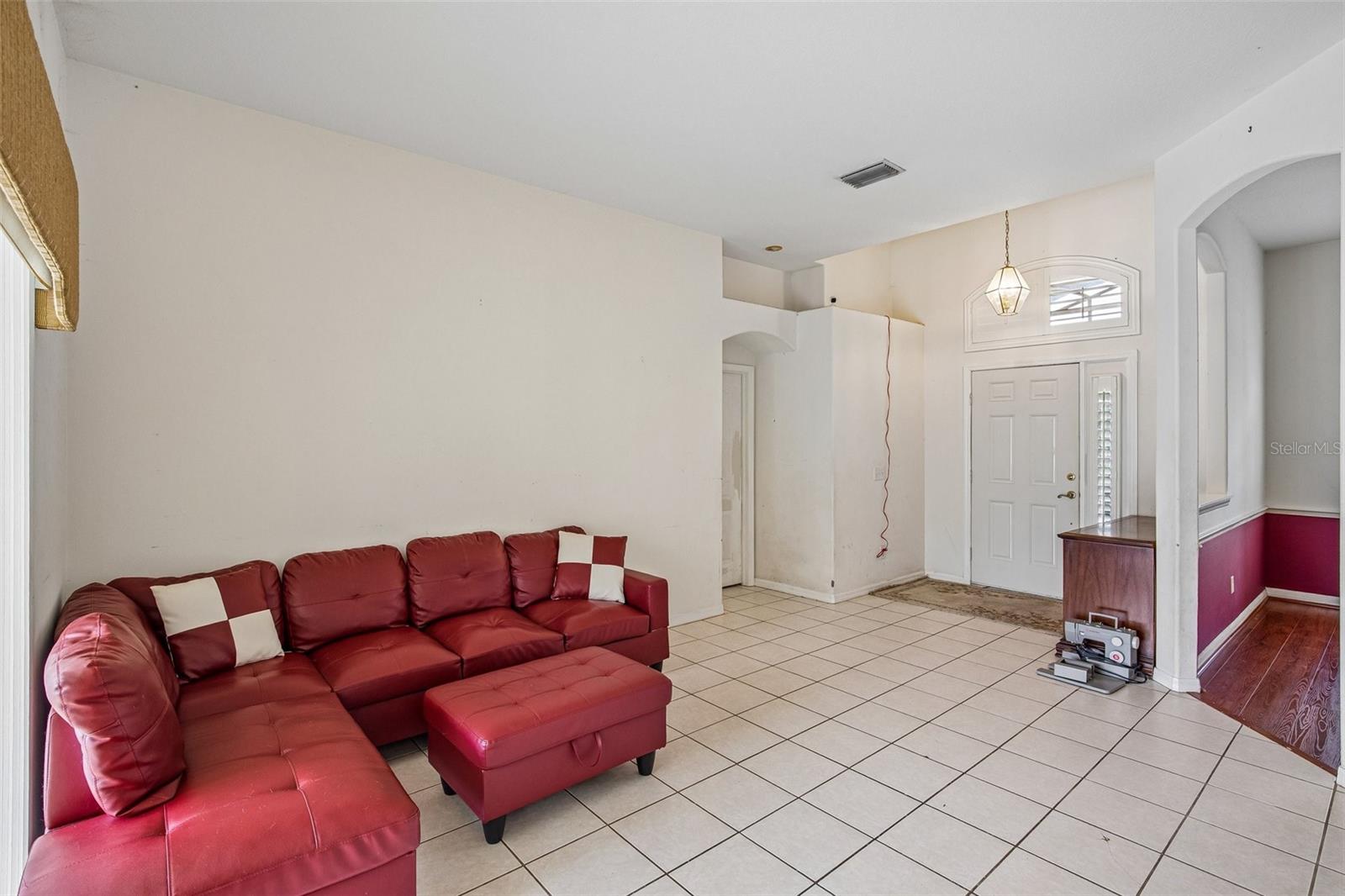 2302 TOWERING OAKS CIRCLE