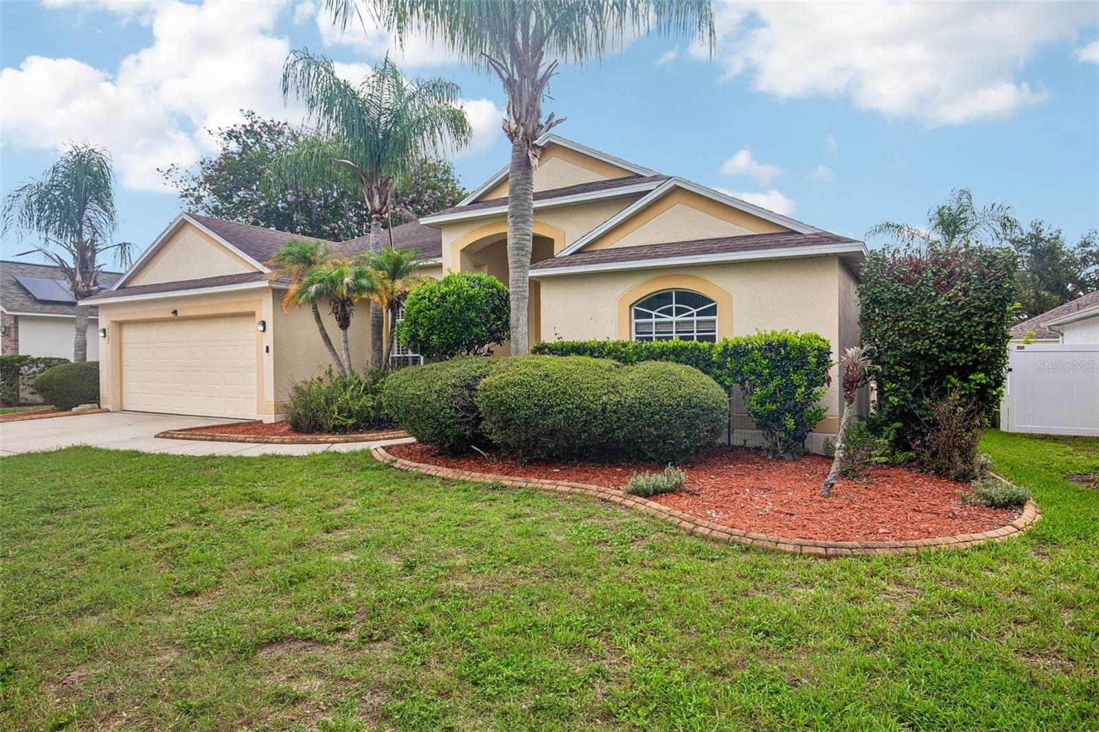 2302 TOWERING OAKS CIRCLE
