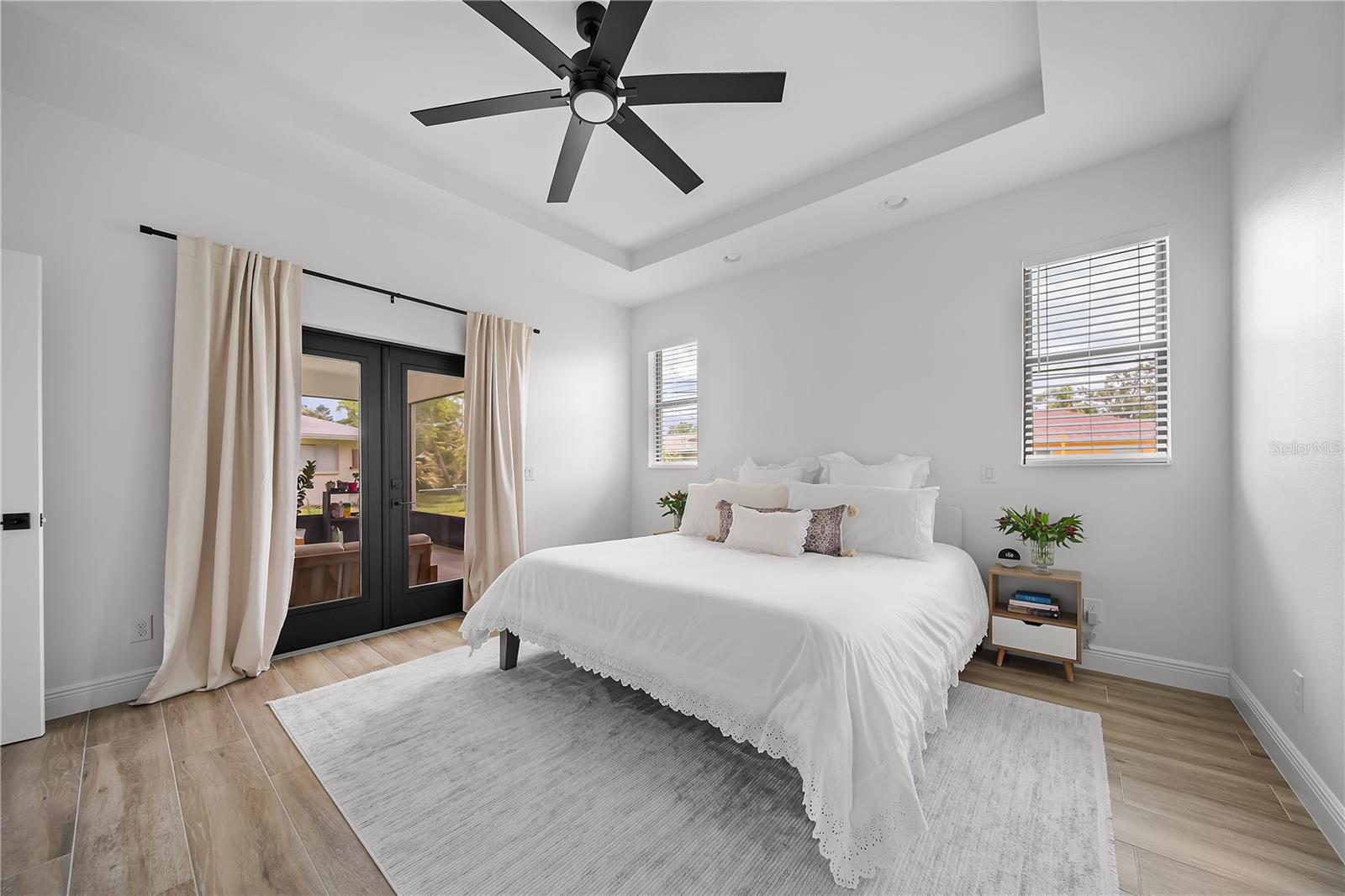 SOUTH VENICE - Residential