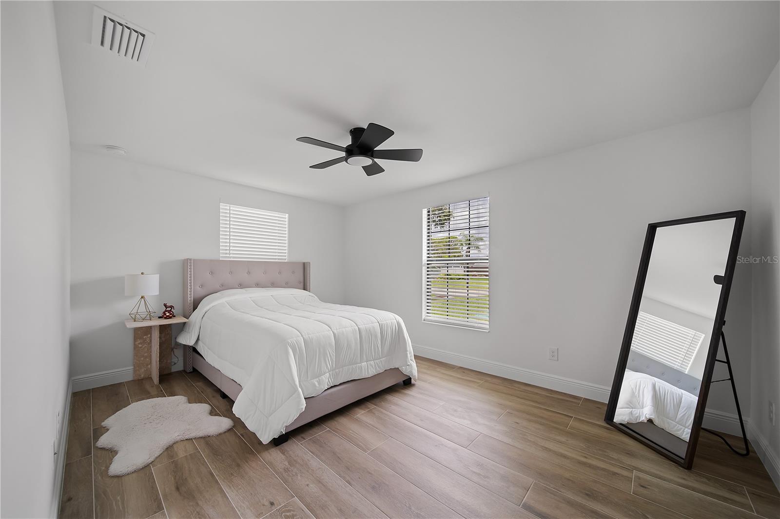 SOUTH VENICE - Residential