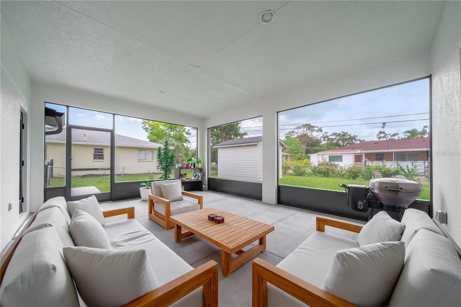 SOUTH VENICE - Residential