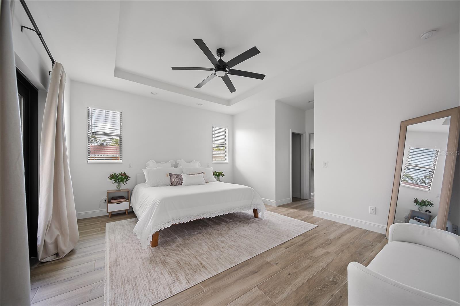 SOUTH VENICE - Residential