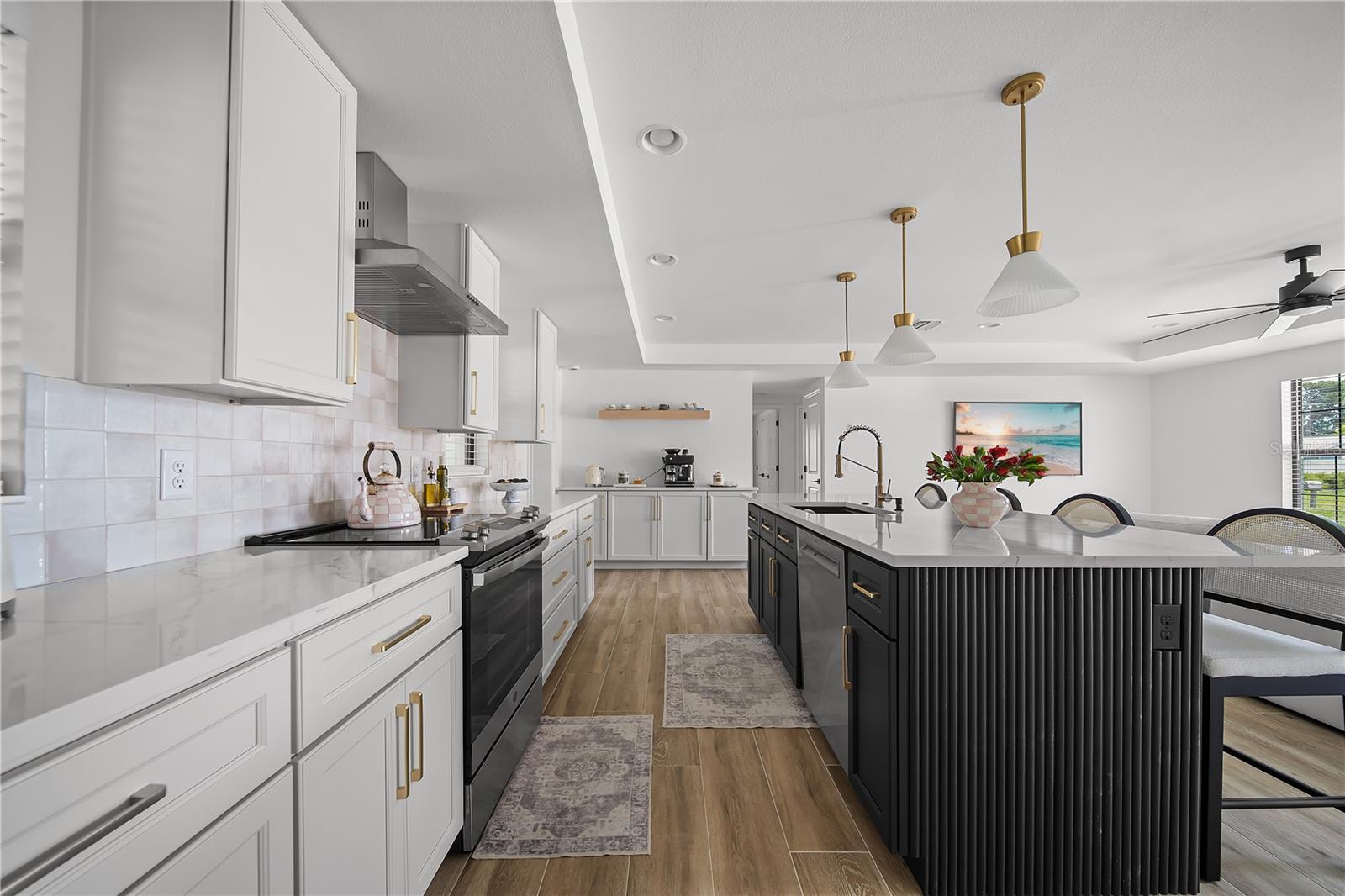 SOUTH VENICE - Residential