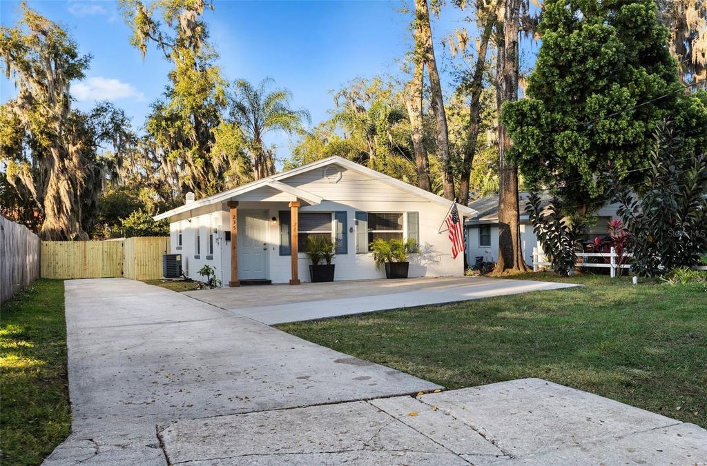 Photo of 235 Emory Place, Orlando, FL 32804 (MLS # O6394089)