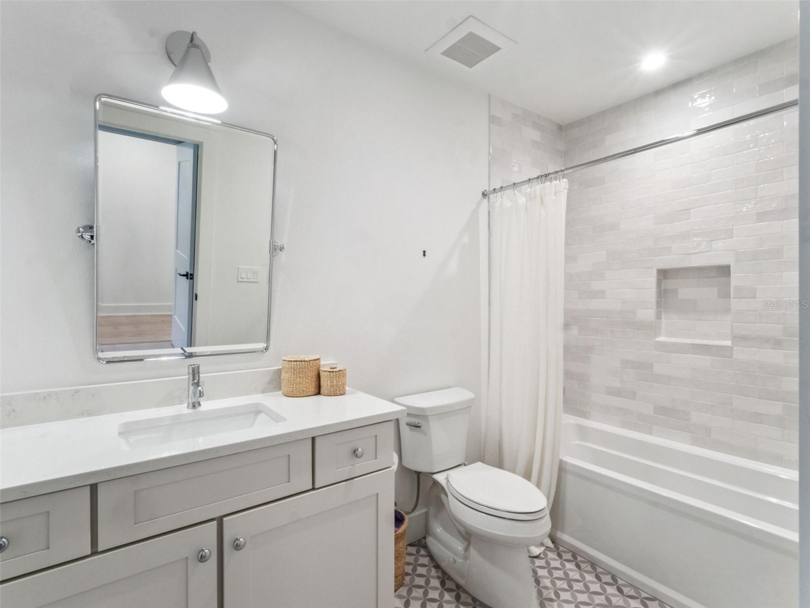 LAKE KNOWLES TERRACE - Residential