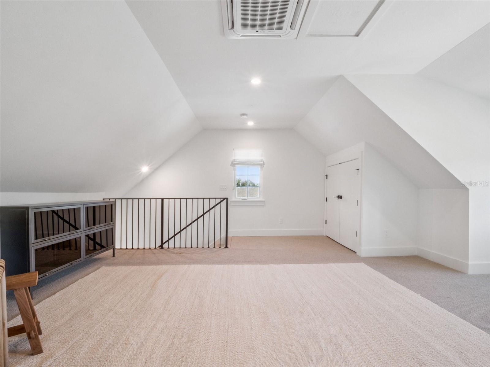 LAKE KNOWLES TERRACE - Residential