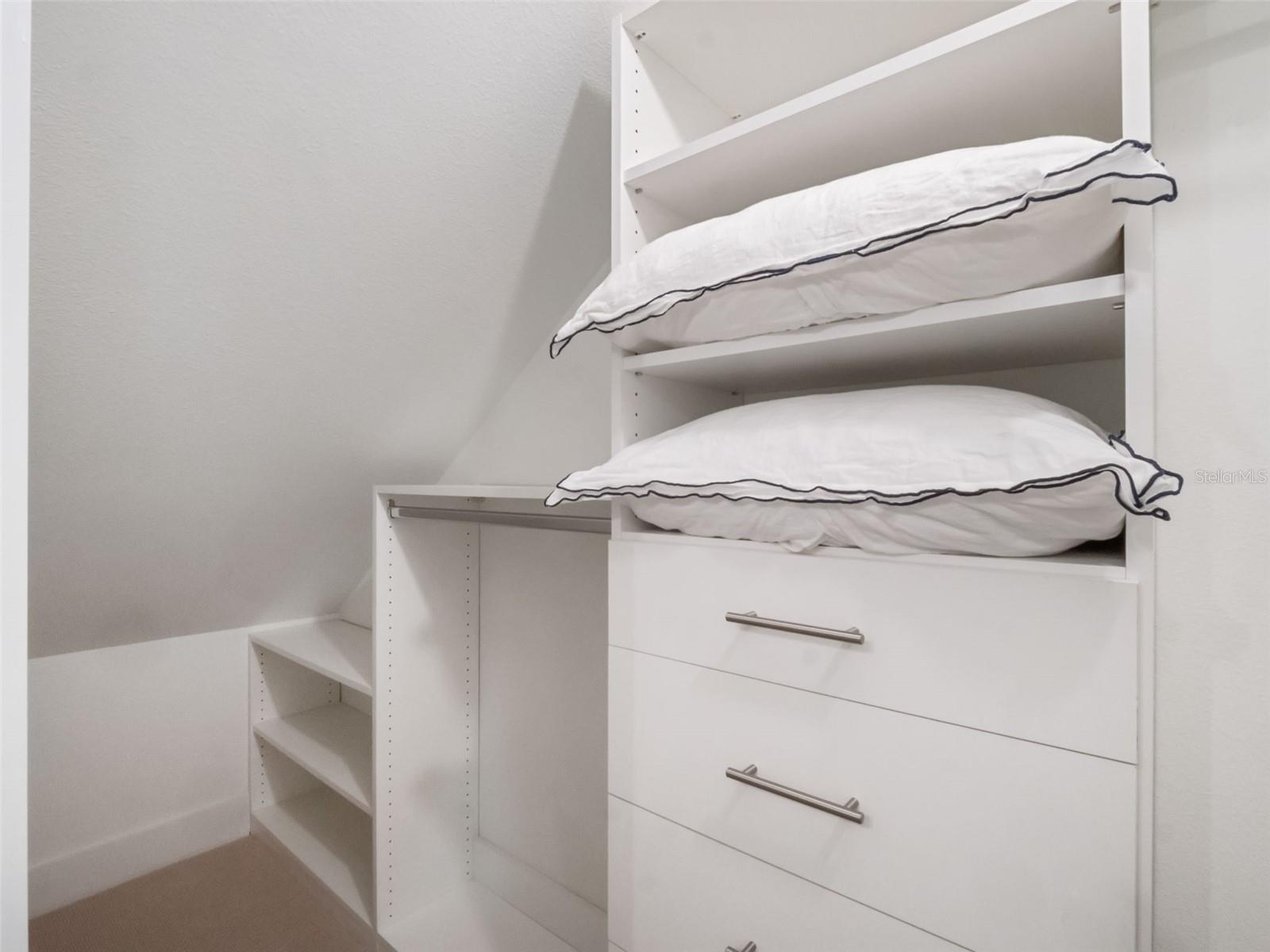 LAKE KNOWLES TERRACE - Residential