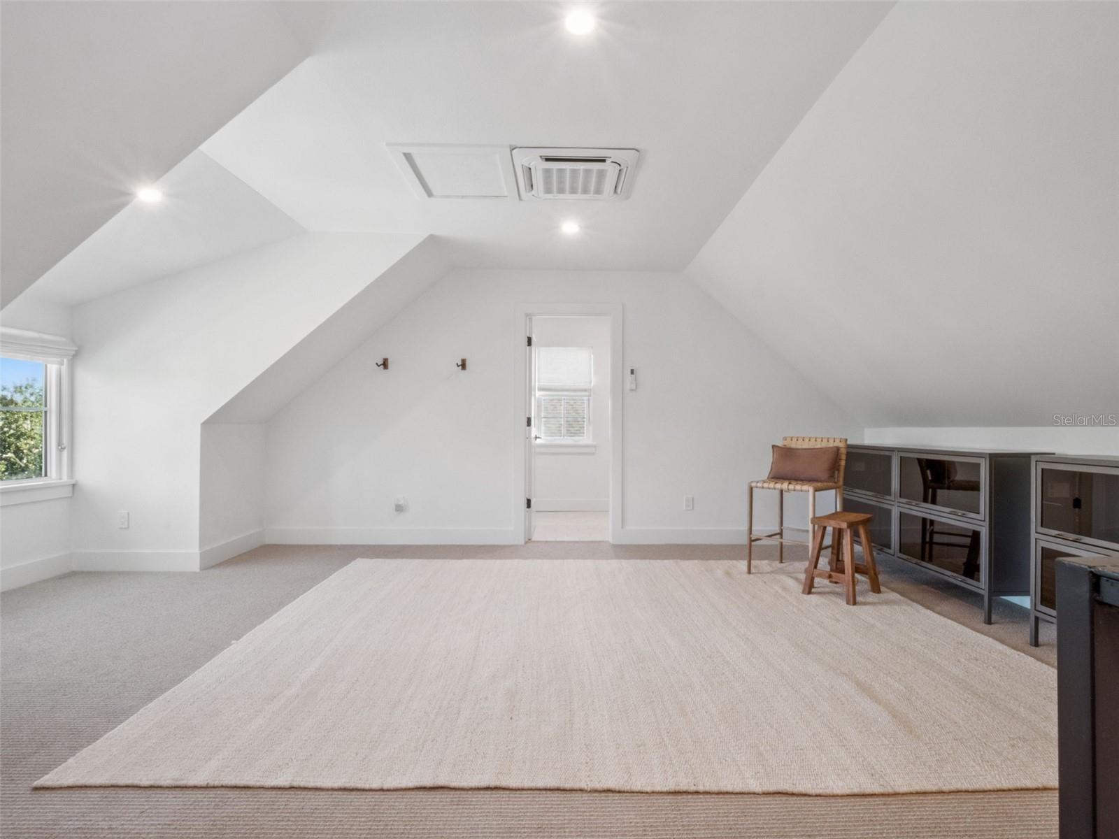 LAKE KNOWLES TERRACE - Residential