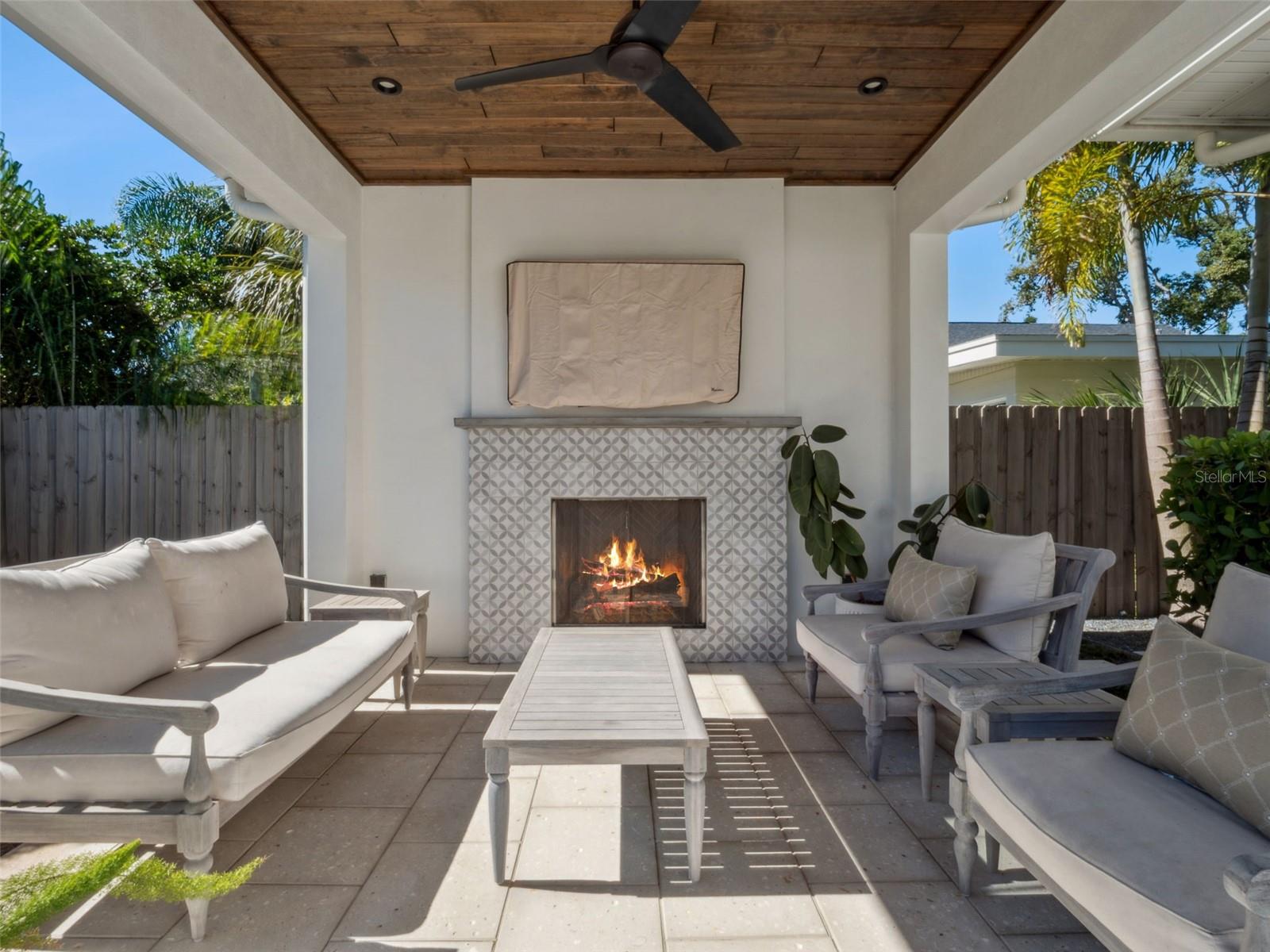 LAKE KNOWLES TERRACE - Residential