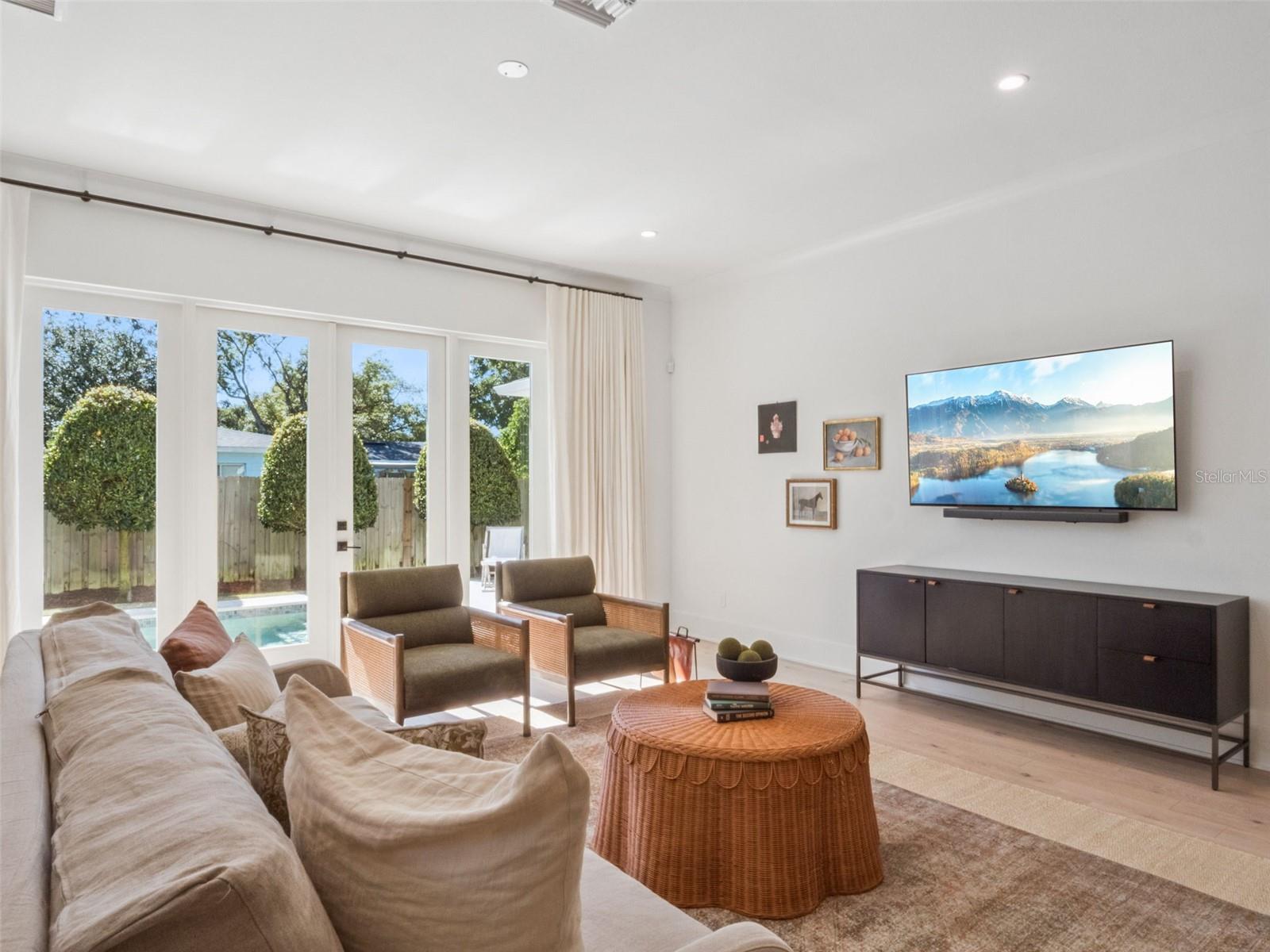 LAKE KNOWLES TERRACE - Residential