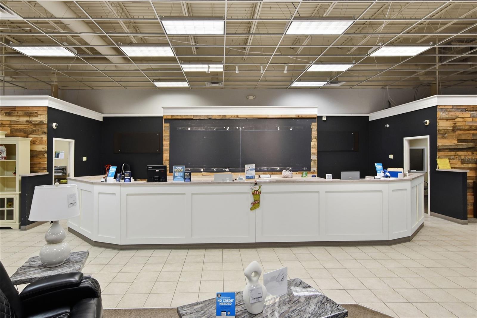 YOUNGS BARTOW PLAZA CONDO COM - Commercial Lease