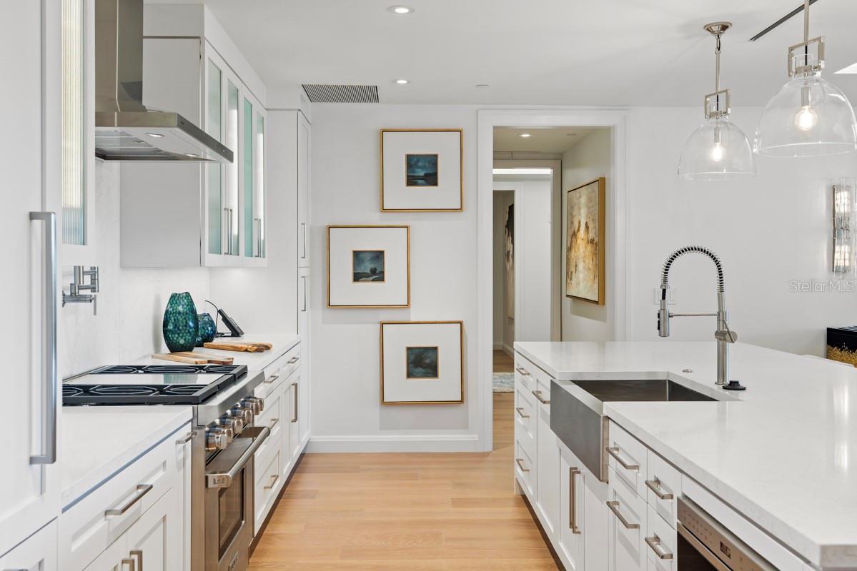 GOLDEN OAK FLORIAN PARK CONDOMINIUM - Residential