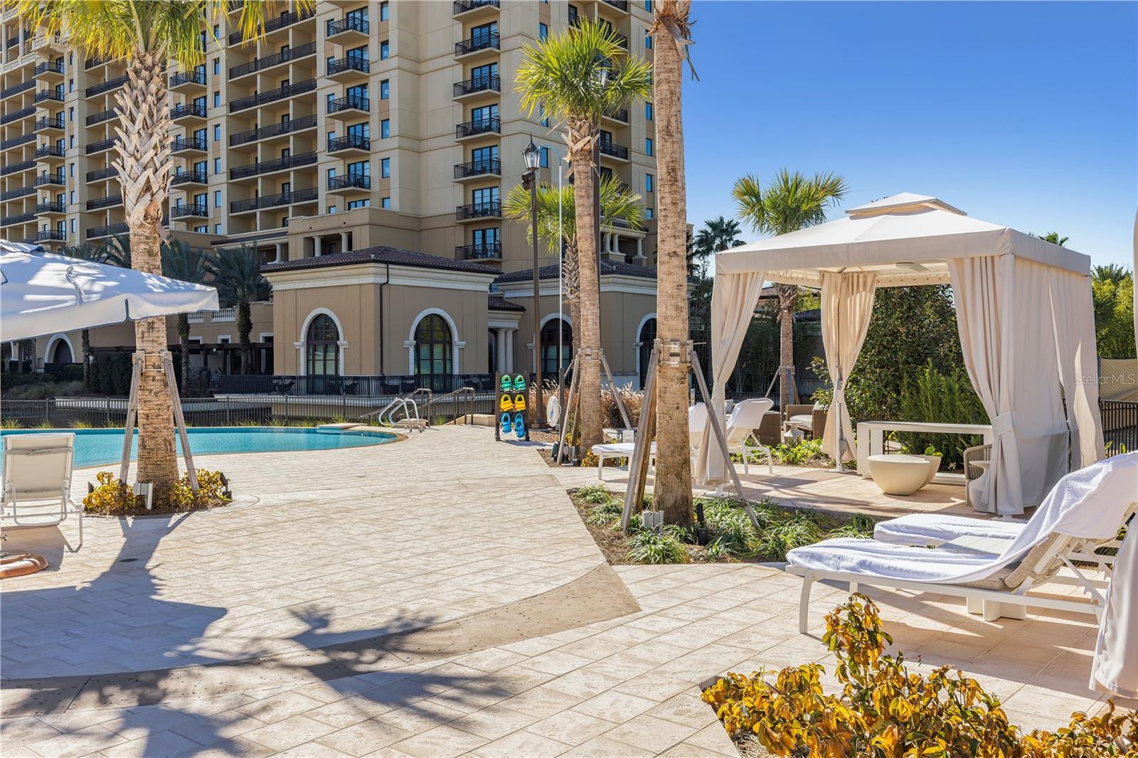 GOLDEN OAK FLORIAN PARK CONDOMINIUM - Residential