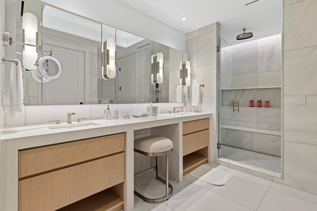 GOLDEN OAK FLORIAN PARK CONDOMINIUM - Residential